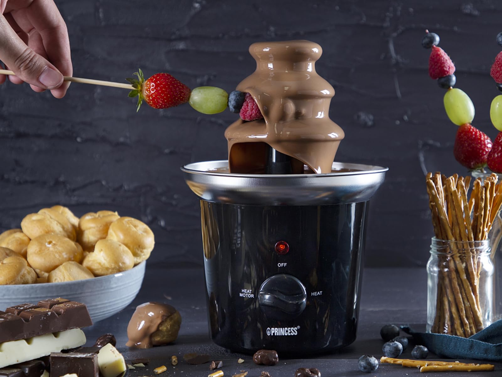 Fontaine à chocolat design pour faire fondre le chocolat pour fruits au chocolat - Set de 6 brochettes