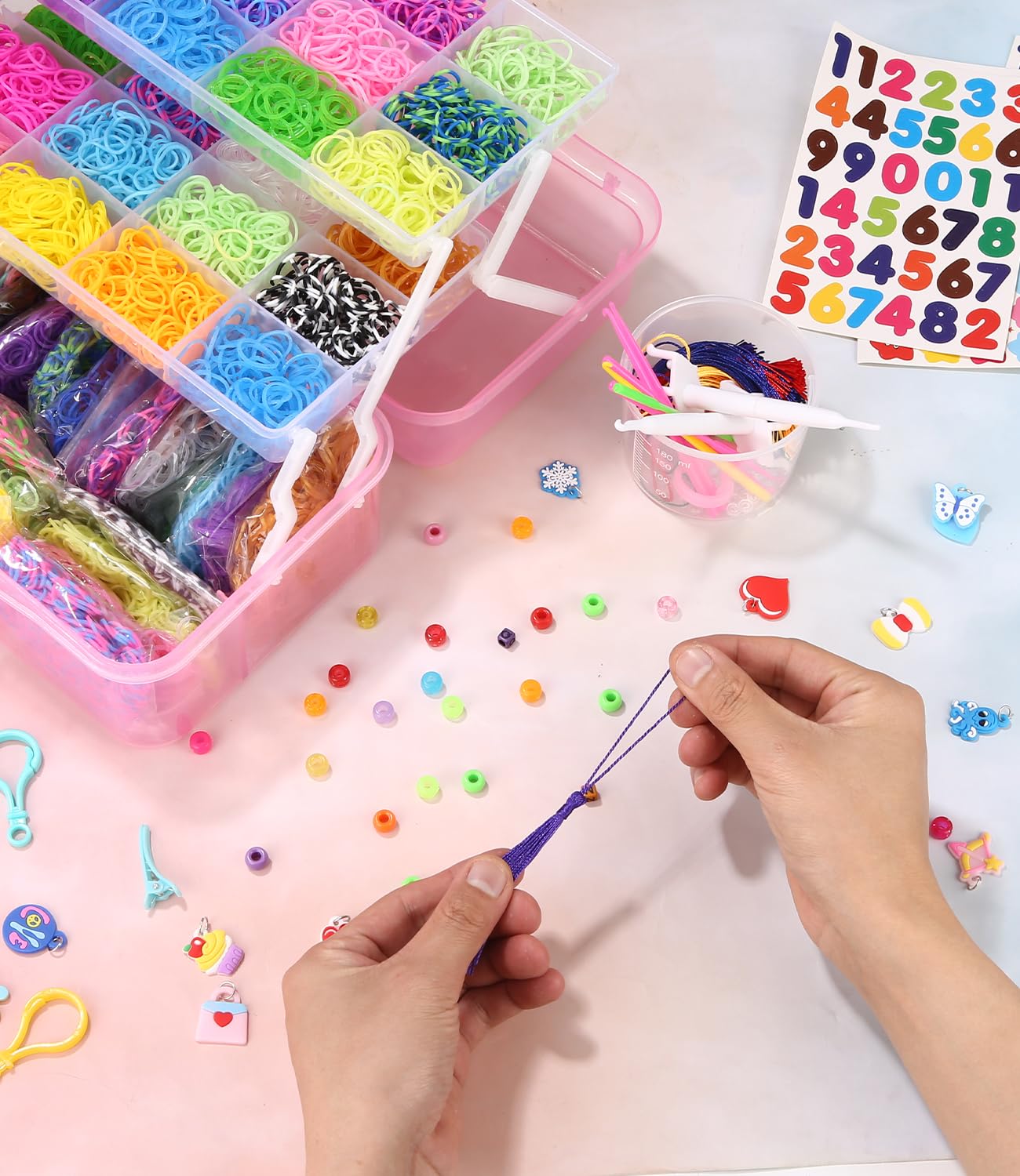 Zaxiva 17500+ Pcs Elastici per Braccialetti, 28 Colori Kit Braccialetti Fai Da Te Bambina Elastici di Gomma Bracciale Giochi Con Scatola a Tre Strati, Regali per Bambini di età Superiore ai 6 Anni