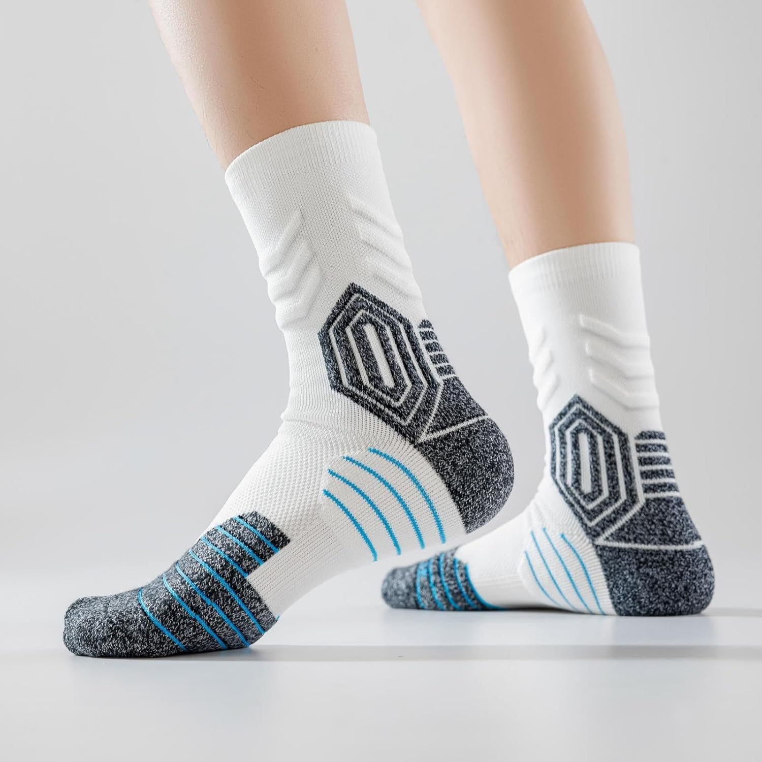Ergonomic Athletic Socks Pack of Five Pairs is suitable for boys aged 13-16 years