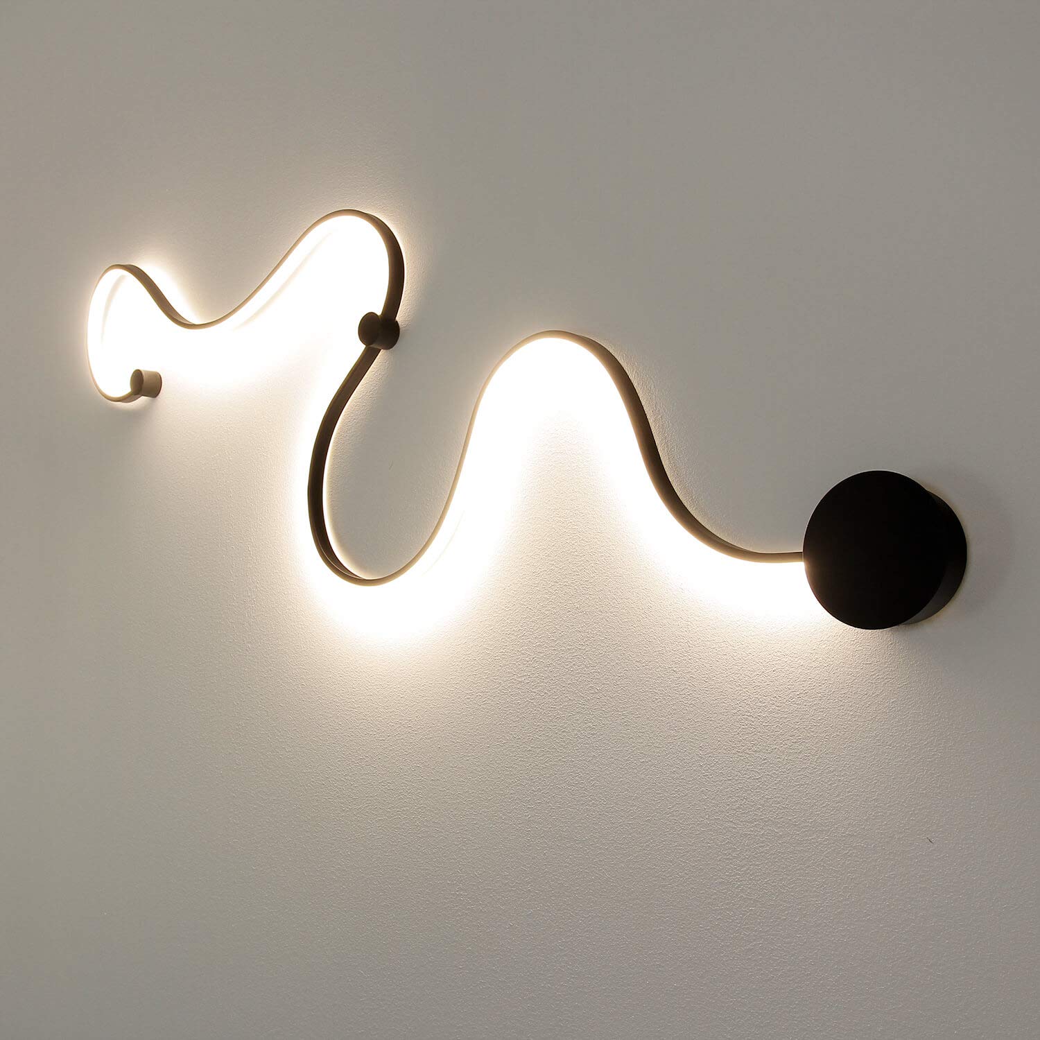 Easylight LED Wandleuchte WAY Schwarz Metall geschwungen 128cm XXL 15W dekorative Wandlampe Wohnzimmer