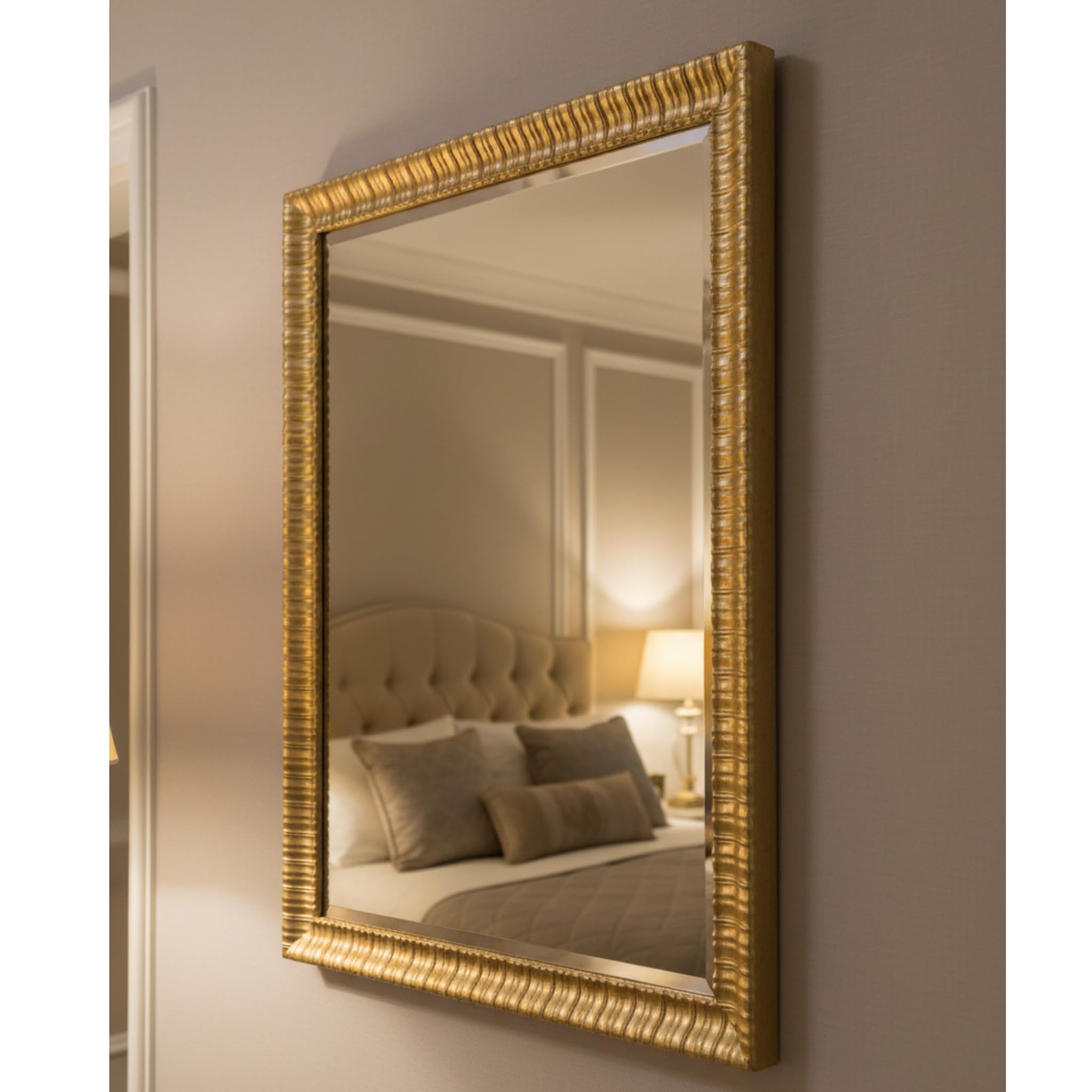 MO.WA. Specchio da Parete moderno oro, cornice in legno cm. 58x78, made in Italy, specchiera da appendere ingresso, camera da letto, bagno, soggiorno