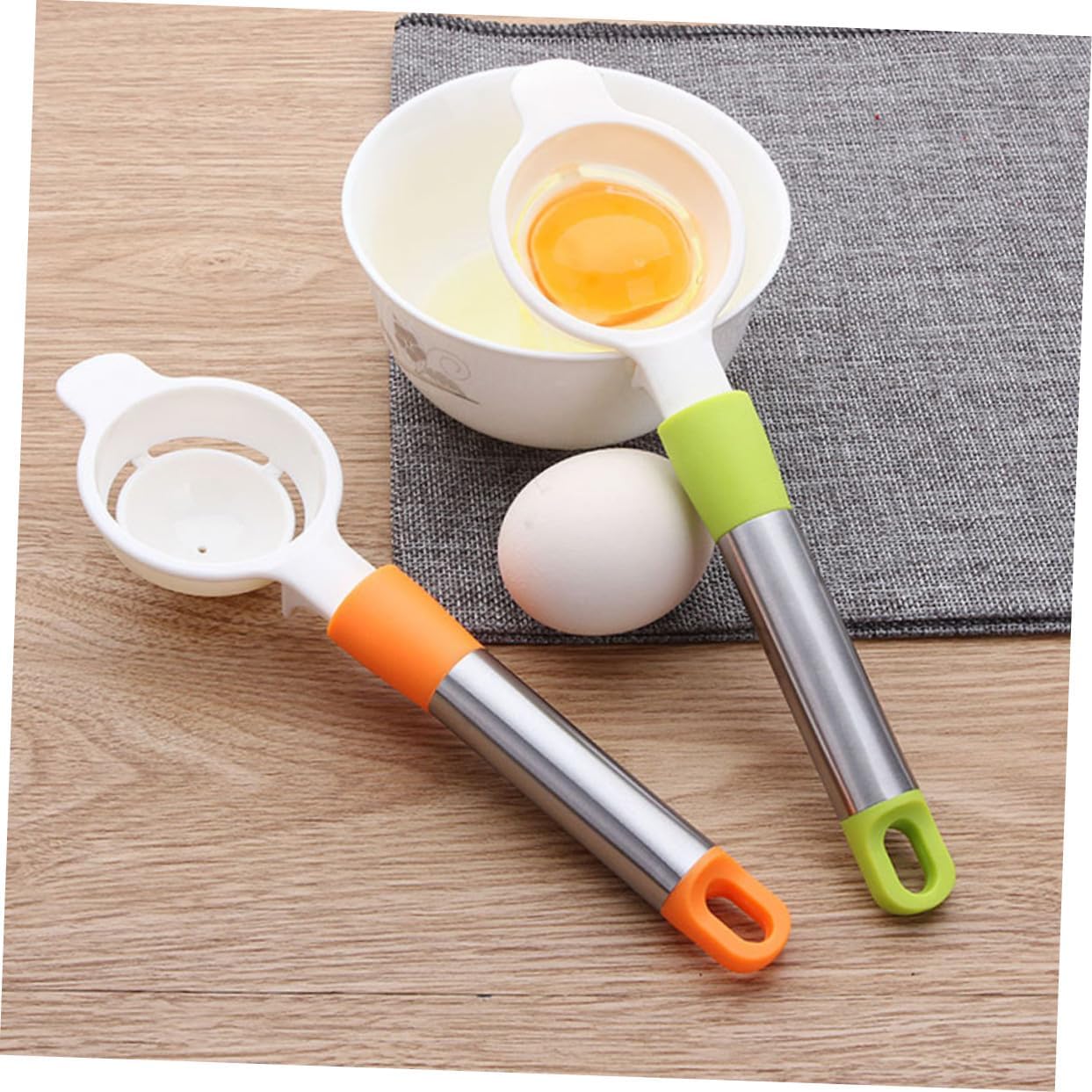 Egg Yolk Separator with Stainless Steel Handle Kitchen Cooking Gadget Lightweight Egg White Divider for Baking and Cooking Space-saving Design Random Color Random Color