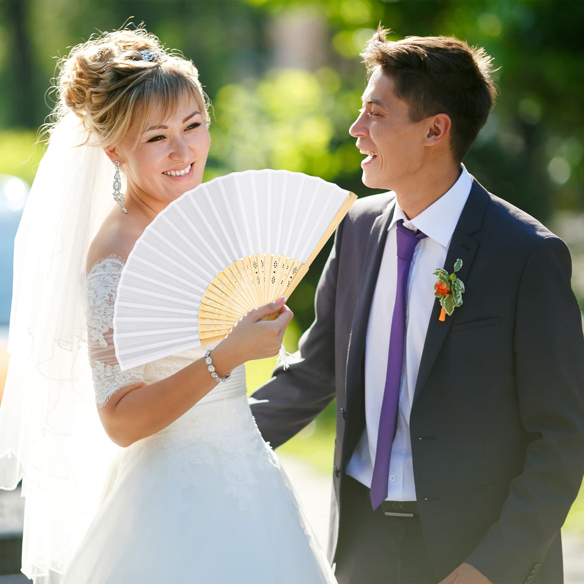 MCEAST 80 Stück Handfächer Seide Bambus Faltbare Handfächer Seidenstoff Faltfächer mit Organza-Beutel für Kirche Hochzeit Party Gastgeschenke Brautttanzen Requisiten Weiß