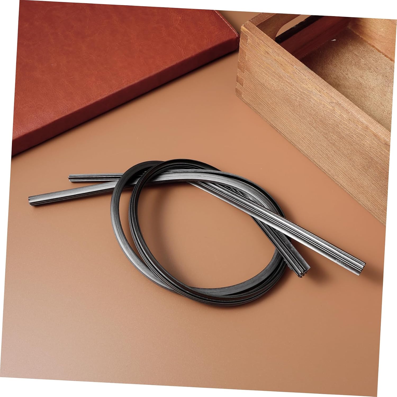 2pcs No-bone Car Windscreen Wiper Strips Rubber Rear Wiper Windshield Water Repellent