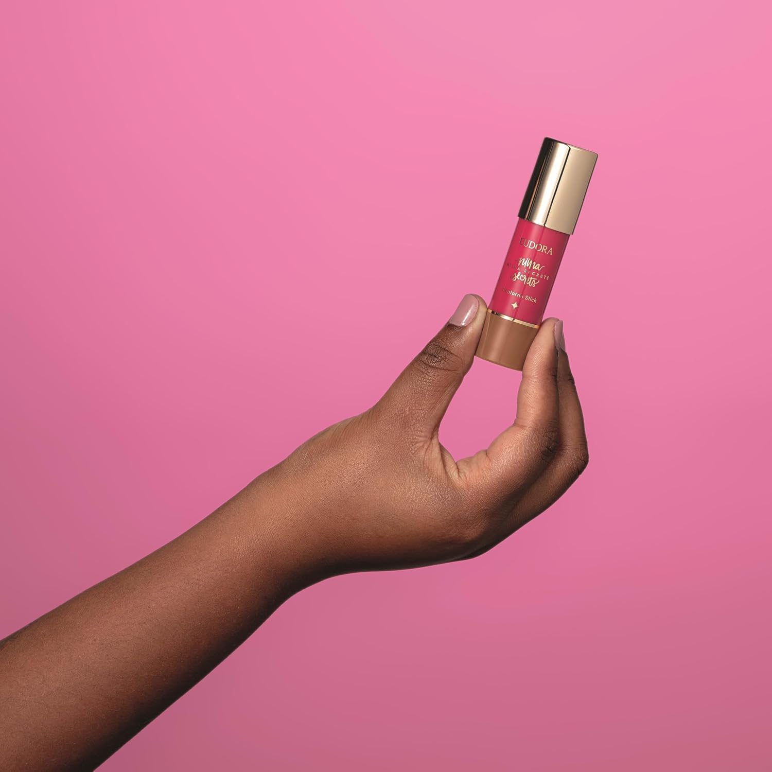 NIINA SECRETS CONTORNO FACIAL STICK COR 2 5g em promoção! Veja a oferta e mais achadinhos de Contorno e Bronzer 6 Hoje é o melhor dia para comprar NIINA SECRETS CONTORNO FACIAL STICK COR 2 5g com aquele preço maroto! Promoção! Aproveite a oferta! 6