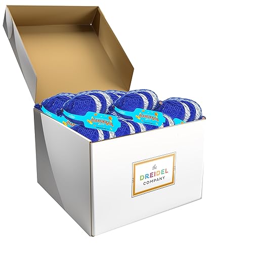 Vista 9 de The Dreidel Company Paquete de 12 bolsas de malla de Hanukkah azul y plateado con monedas de chocolate con leche, Gelt con diseño de Hanukkah, sin