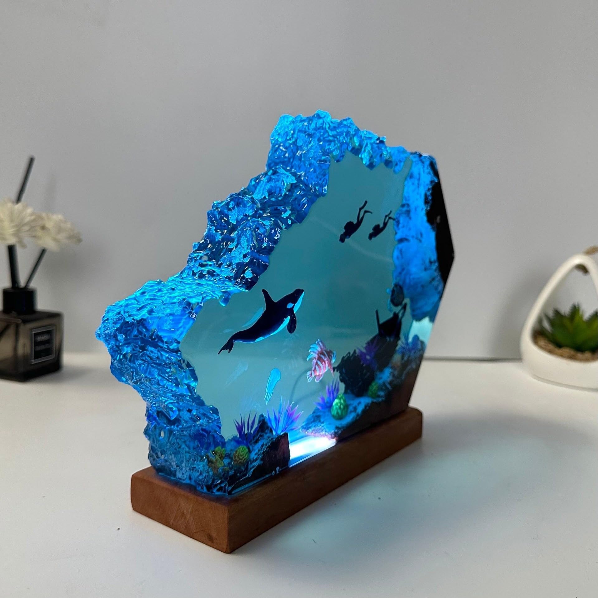 Lámpara de resina epoxi para el océano, luz nocturna única de buzo y ballena jorobada, decoración LED oceánica, para la familia