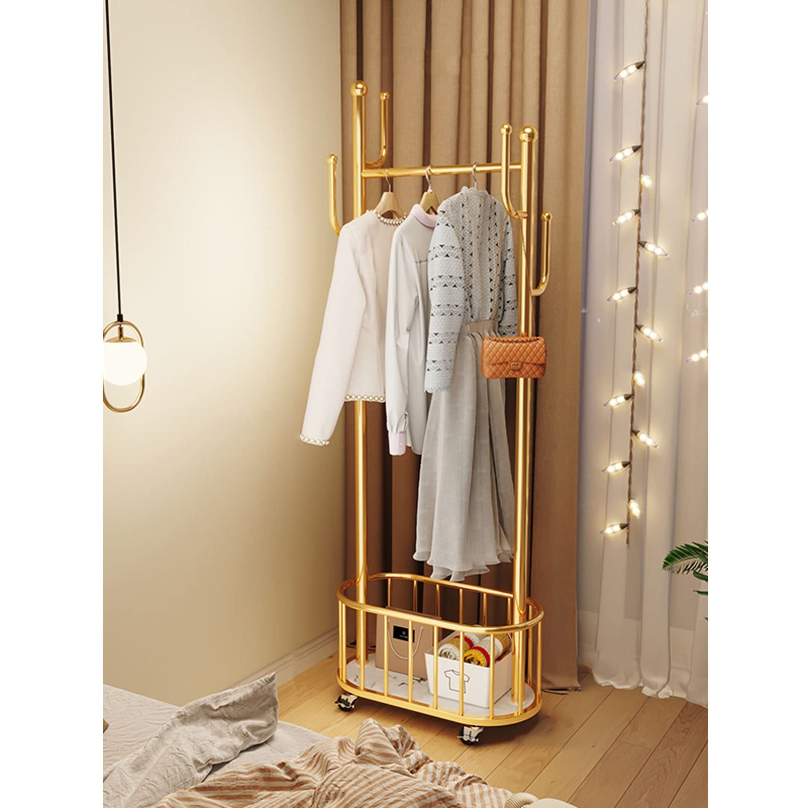 Porte-manteau en métal design pour une chambre ordonnée et une entrée accueillante