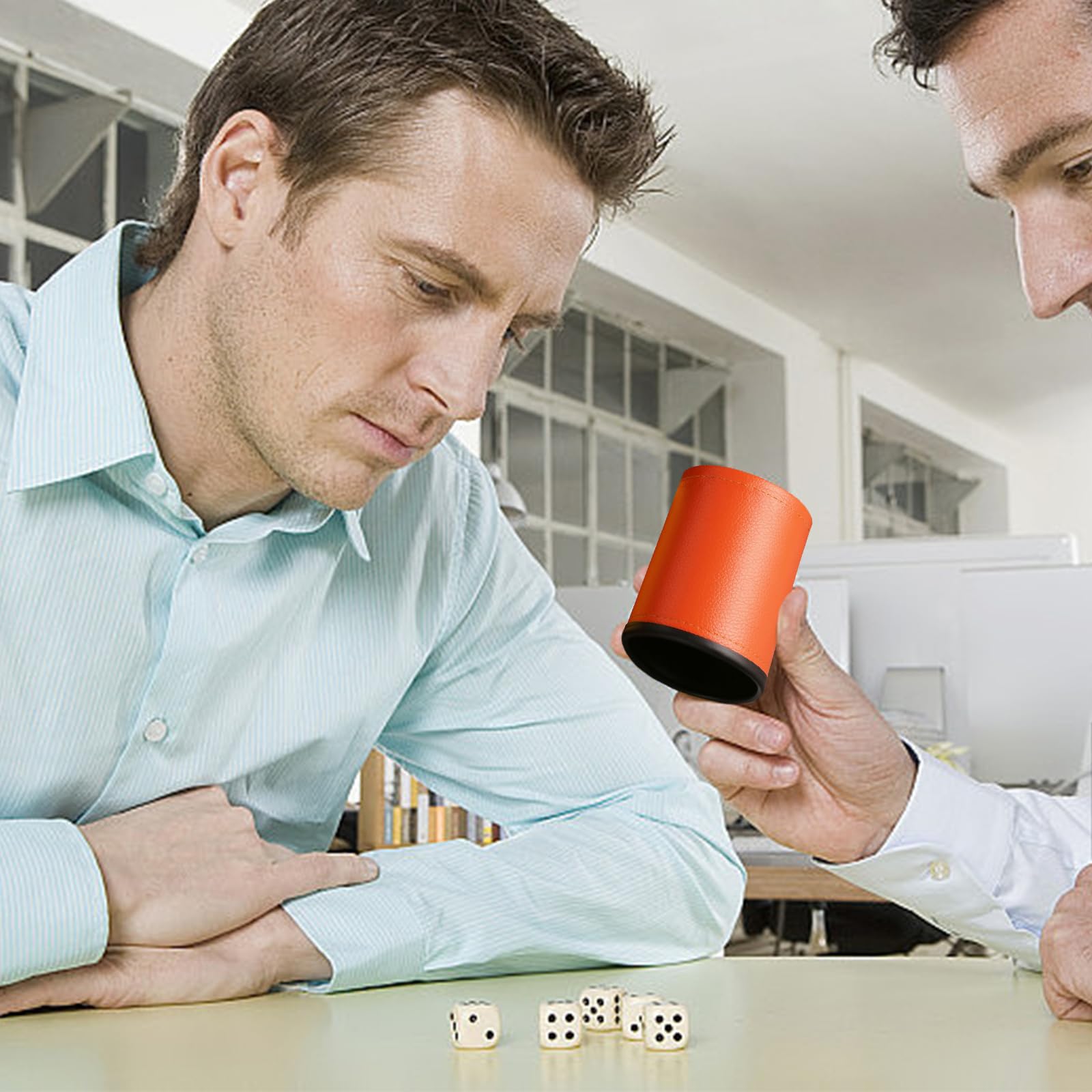 Set di 6 bicchieri a cubo, in pelle, con 36 cubetti, silenziosi per partite/giochi da tavolo, bar, home liars, giochi a cubetti, squisita sensazione al tatto