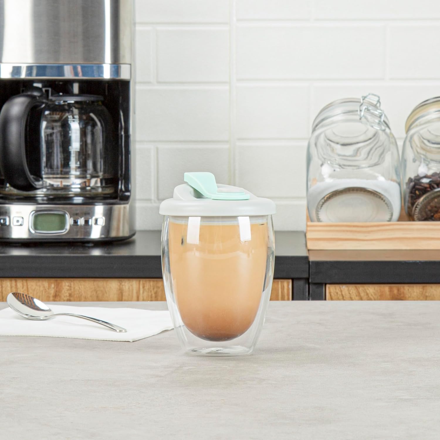 Restaurantware Glass Travel Mug 1 Count 12 Ounce Double Wall Borosilicate Reusable Coffee Cup, Spill-Resistant Gray and Green Silicone Lid, Clear Drinkware Mug for Hot and Cold Beverages - Image 6