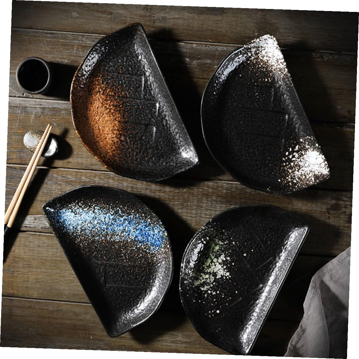 Assiette Demi-Lune Céramique Bleue Rétro pour Sushi et Snacks Plateau de Service pour Maison Restaurant et Hôtel Vaisselle Japonaise Élégante