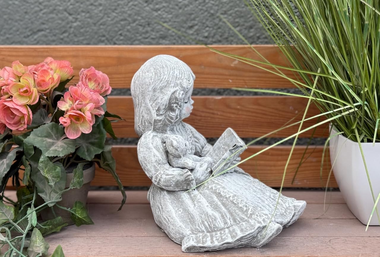 stoneandstyle Steinfigur Lesendes Mädchen mit Teddy, Handgefertigt, Frostfester Steinguss, Grau, 24x21x22 cm, 5,5 kg, Gartendekoration