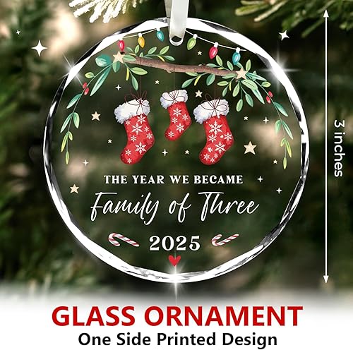 Miniatura 2 de Adorno Familiar de NewEleven - Nuestra Primera Navidad Como Familia de Tres Adorno - Regalos para Nuevas Mamás, Regalos para Nuevos Padres, Lindo
