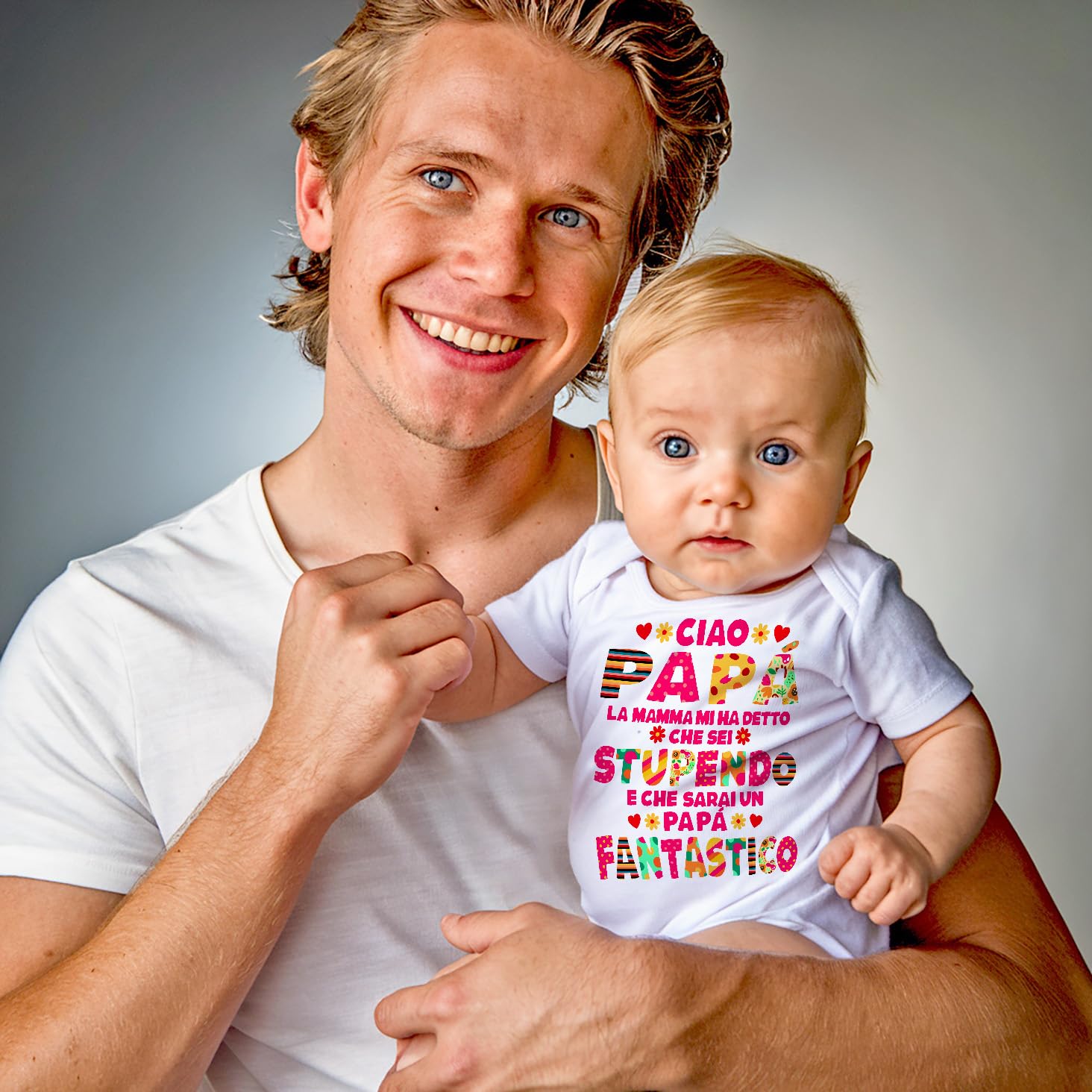 Corredino Neonato maschio e femmina idea regalo primo compleanno Papà e Mamma - Body neonato Cotone Maniche Corte, bavetta e cappello con frase dedica in Azzurro e Rosa