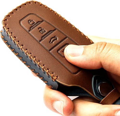 Miniatura 4 de Yxiertnr Funda de cuero para llavero Toyota con llavero de cuero para Camry RAV4 Highlander Corolla 2018-2023, 4 Botón-marrón
