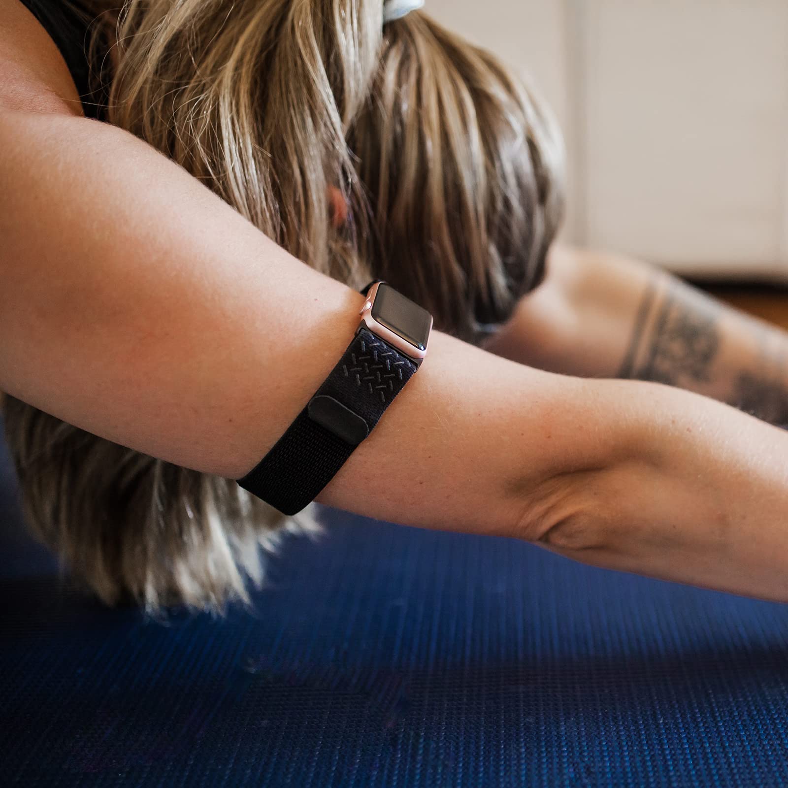 Tefeca Black Woven Nylon Breathable Sport Loop Armband/Ankle Band Compatible with Apple Watch Series 9/8/SE2/7/6/SE/5/4/3/2/1(M/L for 41mm/40mm/38mm)