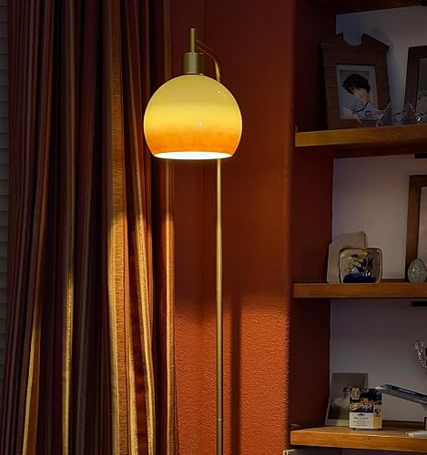 Review Image by Charlie White