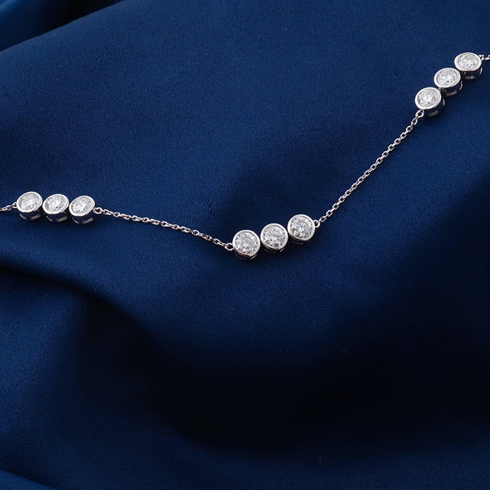 Pulsera de cadena de oro blanco para mujer con moissanita redonda de 4 mm