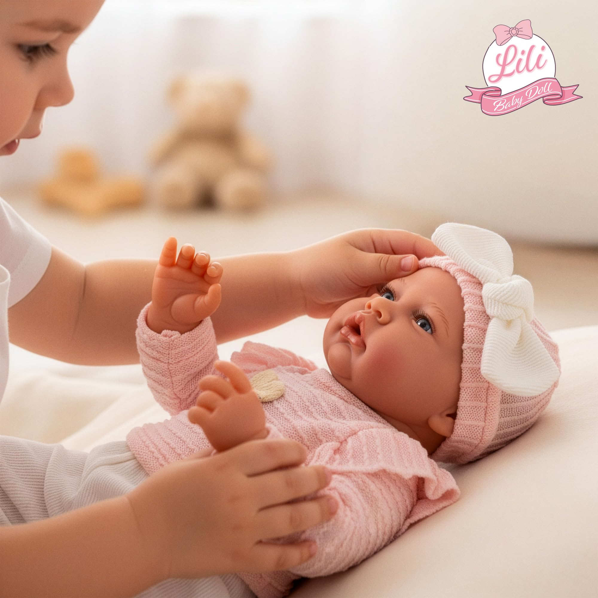 Kinderplay Lili Babypuppe 41 cm, realistische Weichkörperpuppe mit Geräuschfunktion und Schnuller, rosa Outfit, waschbare Kleidung, interaktive Puppe ab 3 Jahren, CE, Modell KP4204