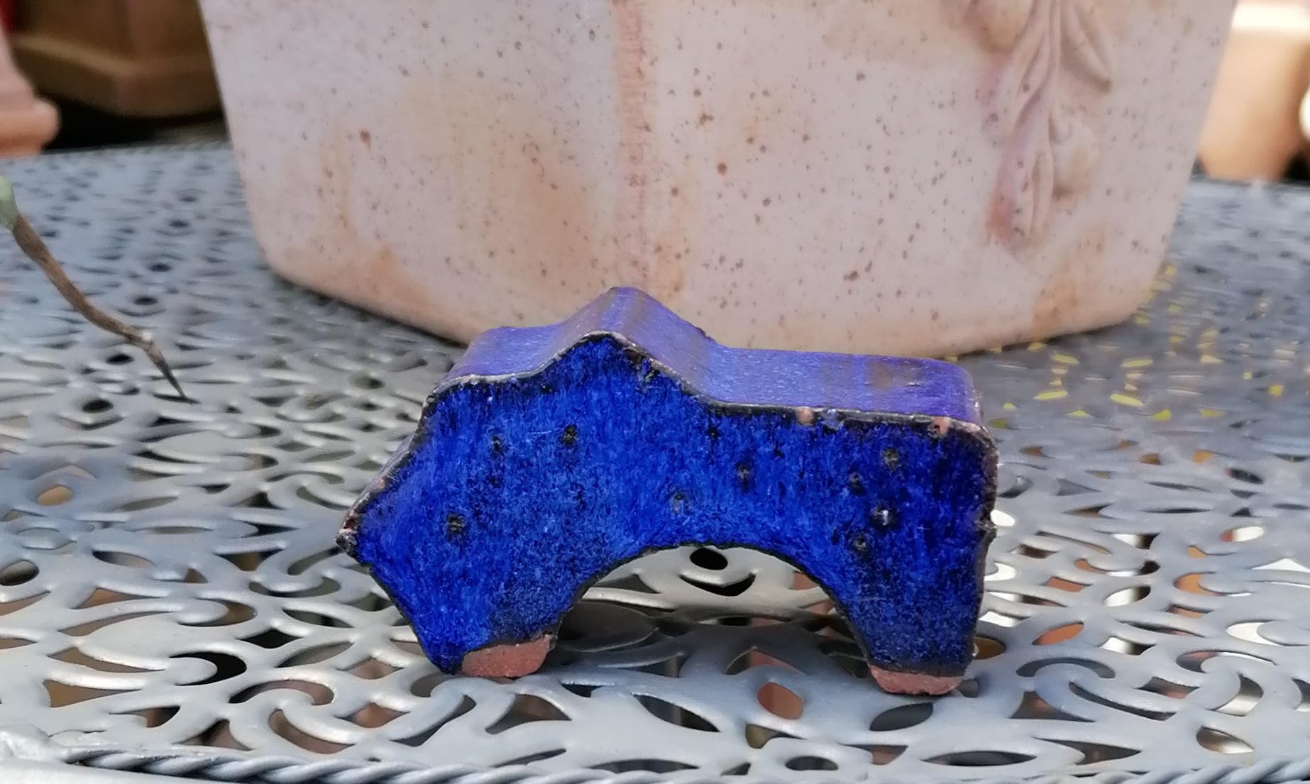 1x Kübelfuß Aus Steinzeug, Blau Glasiert, 8 Cm Tief – B-Ware Mit Kleinen Fehlern