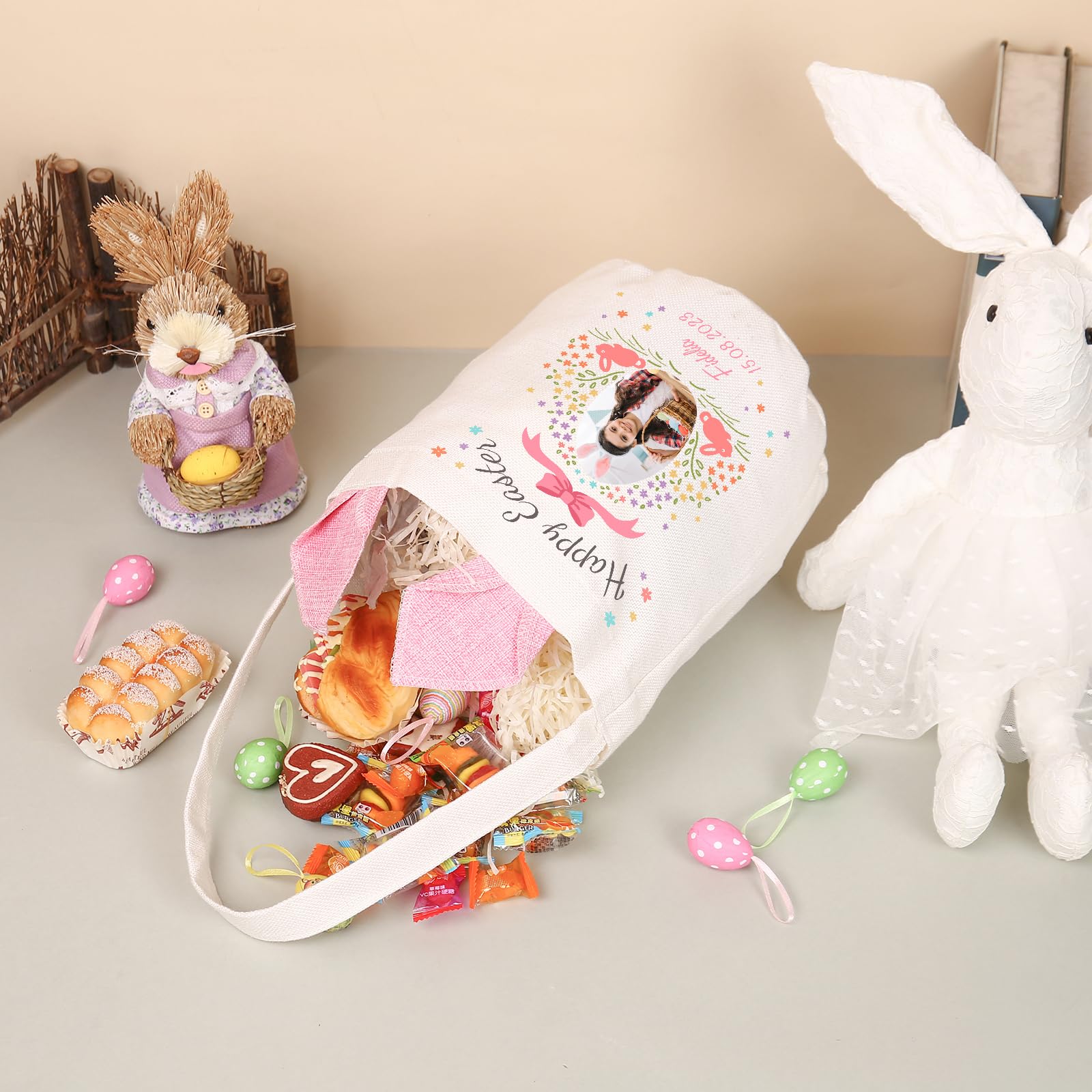 Un Bébé Heureux Avec Des Oreilles De Lapin De Pâques Oeufs De Pâques