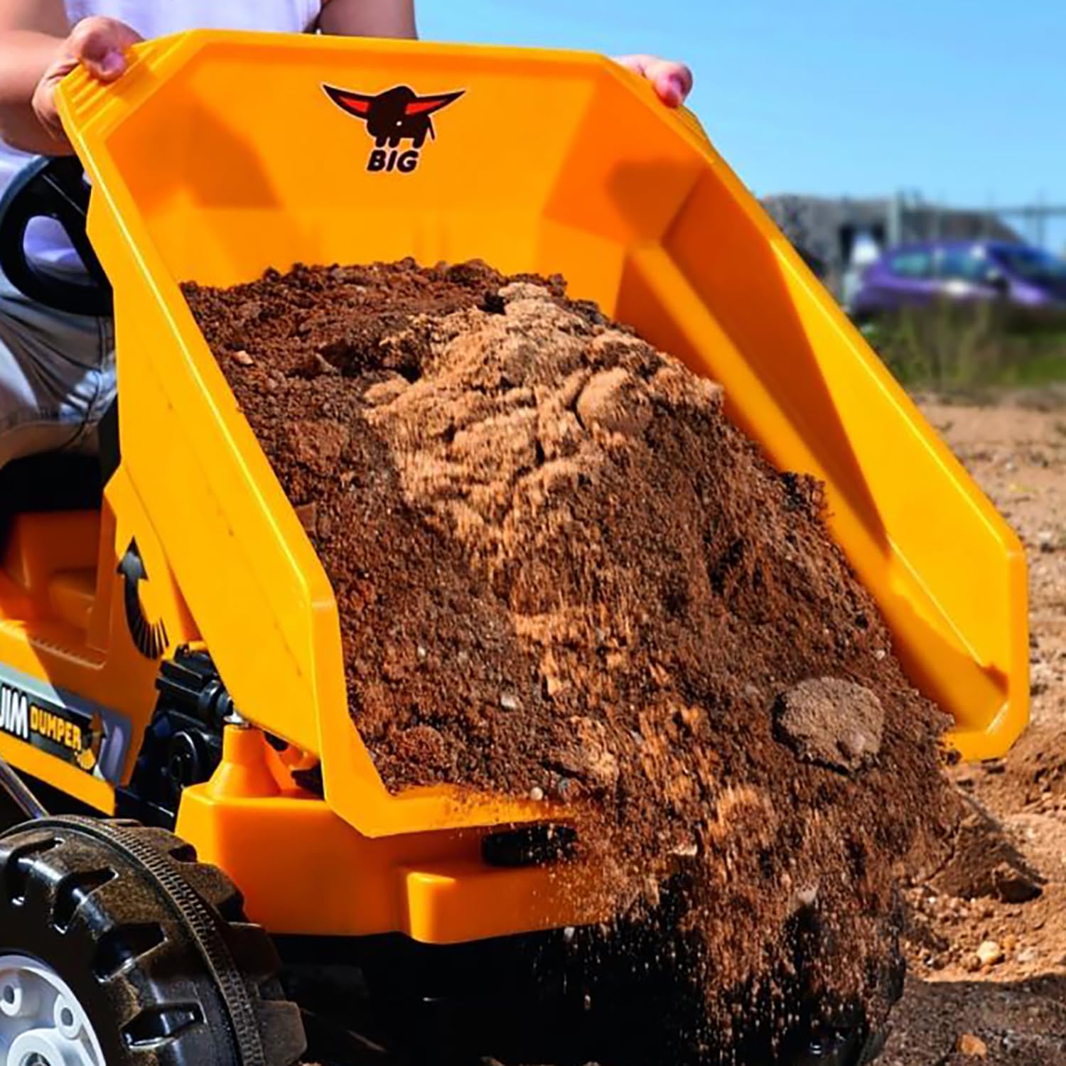 BIG - Jim Dumper - Kinderkipper Spielfahrzeug, 3-fach verstellbarer Sitz, wetterbeständiges Kunststoffmaterial, Speichenlenkrad mit verstellbarer Hupe, für Kinder ab 3 Jahren