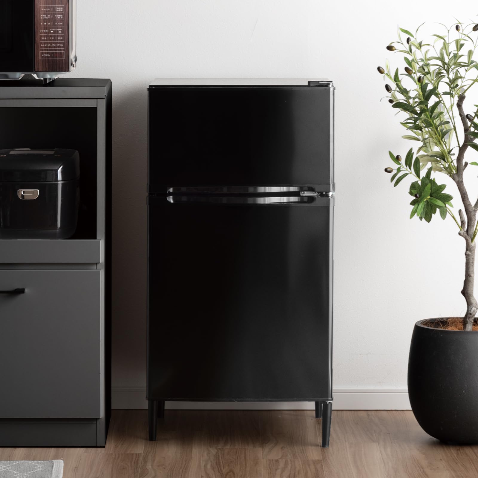 Amazon | タンスのゲン 冷蔵庫 83L 幅49cm 脚付き 2ドア 冷凍庫付き 8