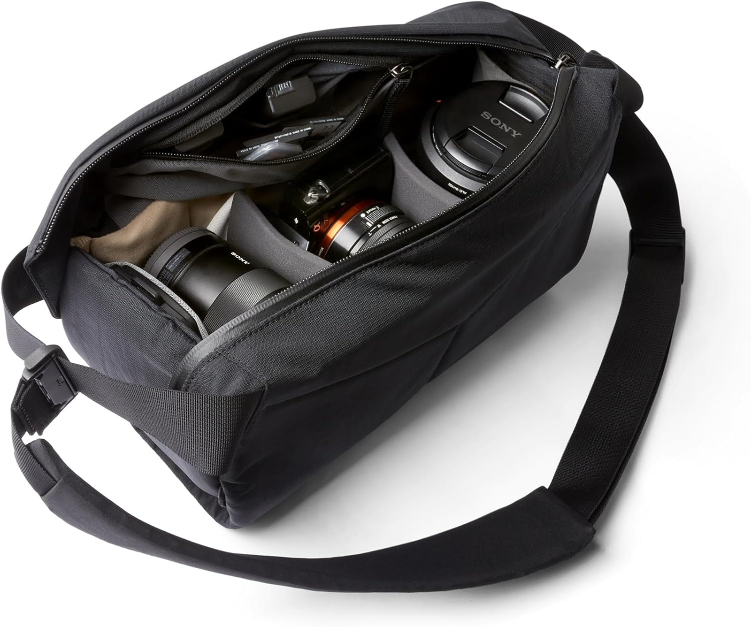 Bellroy Venture Camera Sling 10L (photography bag) - Black - Image 3