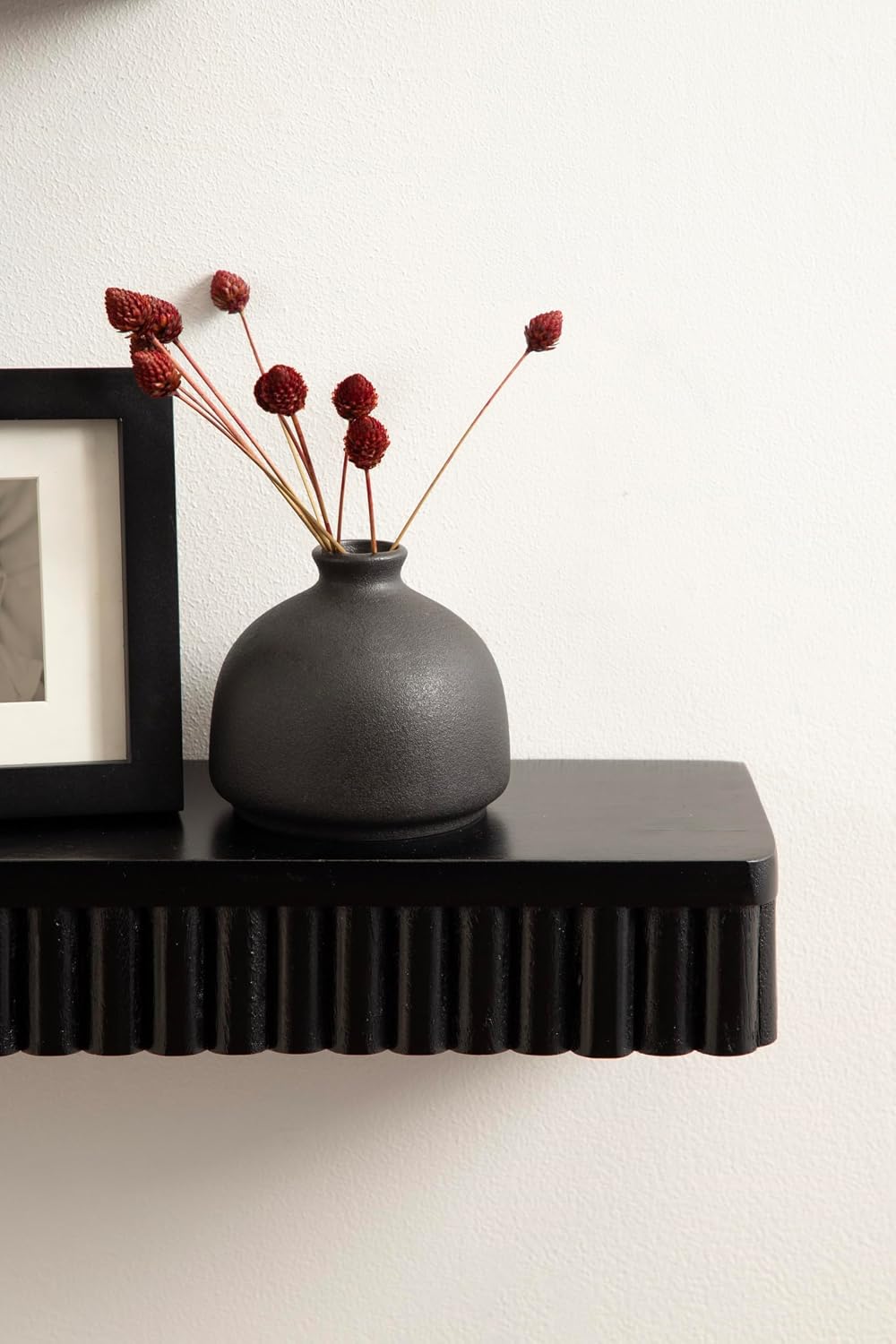 Kate and Laurel Reid Modern Ribbed Wood Floating Shelves, Set of 2, 20 Inches, Black, Decorative Floating Shelf Set for Use as Cute Nursery Book Shelves or Living Room Gallery Wall Decor