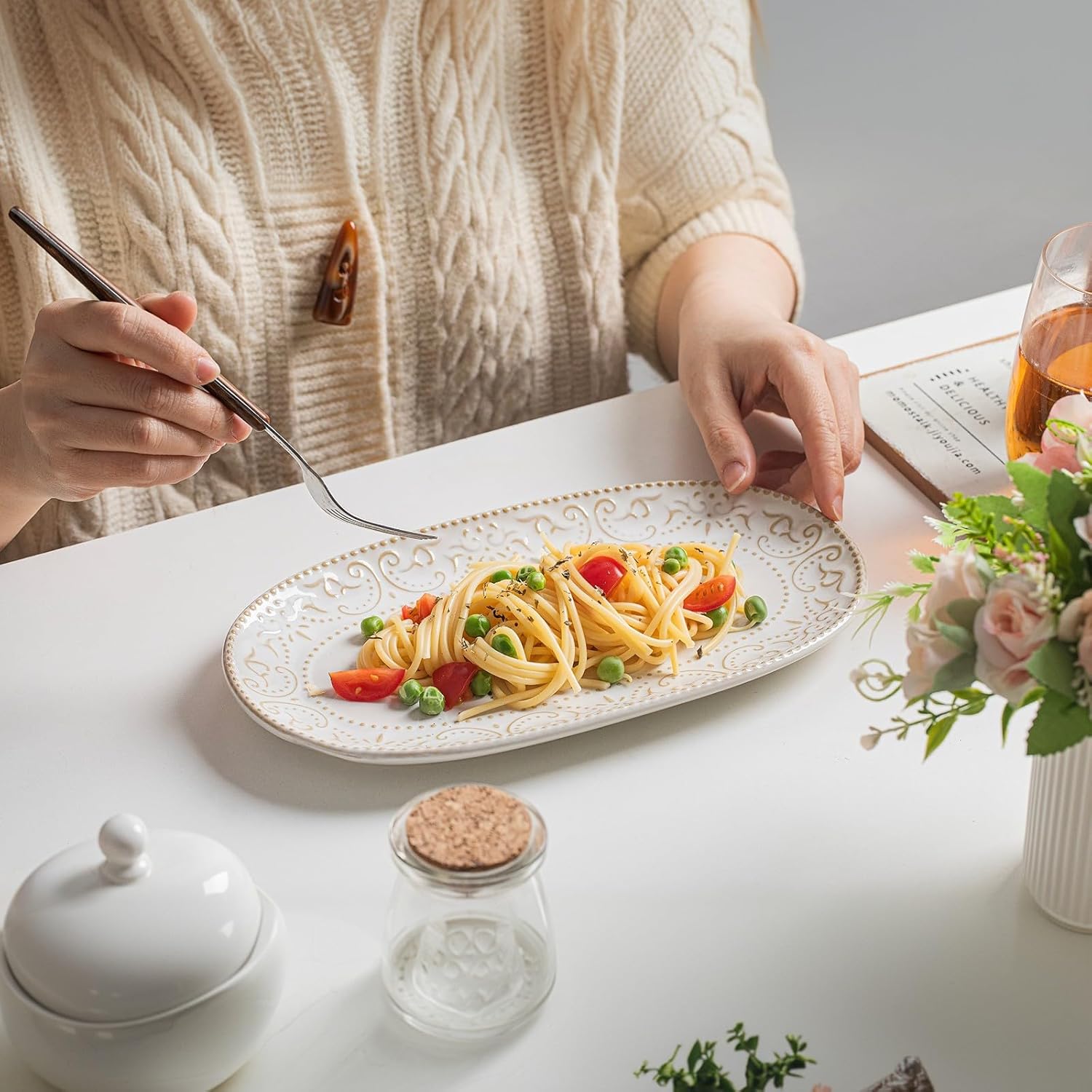 Serving Platters Set, 14"/12"/10" Oval Ceramic Serving Plates, Embossed Serving Trays for Party, Oven Dishwasher Safe, Vintage White Serving Dishes for Entertaining, Appetizers, Pasta, Sushi