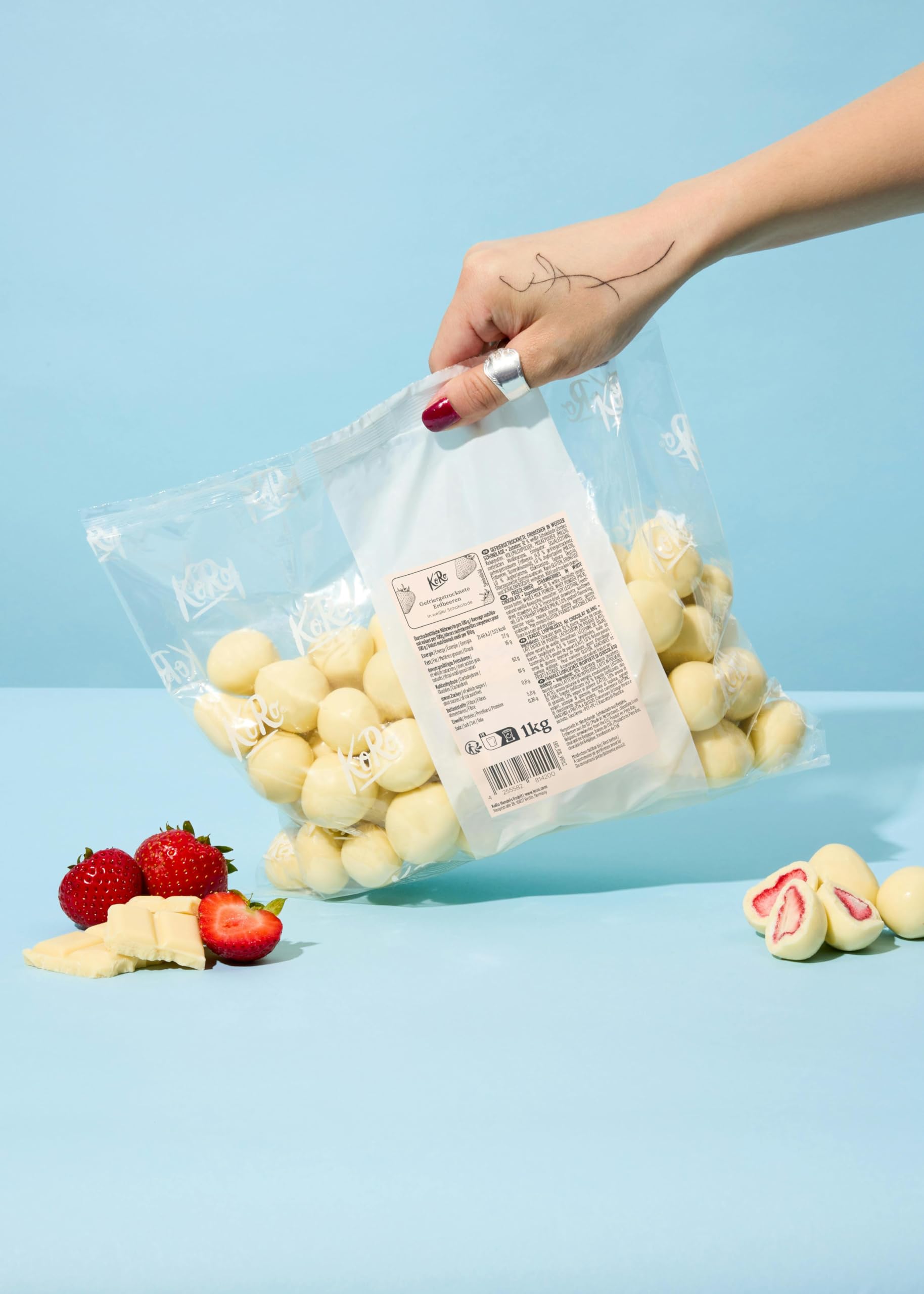 KoRo - Fragole liofilizzate al cioccolato bianco 1 kg - Il cioccolato incontra la frutta - Spuntino ideale - Croccanti e golose