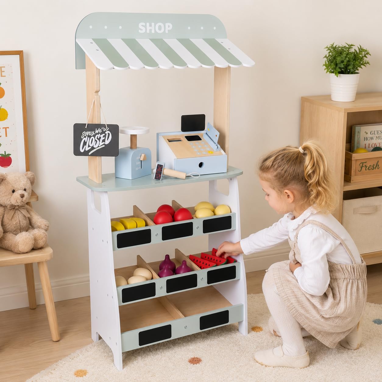 Bayer Chic 2000 Kaufladen | Verkaufsstand mit Zubehör | Marktstand | Klassischer Kaufladen für kleine Verkäufer. Inklusive Zubehör. Fördert Rollenspiele & soziale Kompetenz. Ab 3 Jahren.