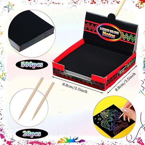 Miniatura 2 de Lenwen Paquete de 500 tarjetas para rascar, almohadillas para raspar notas de arco iris con 20 lápices de bambú para personas, kits de manualidades