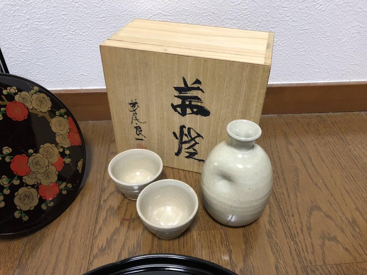 白磁のお重 （堀江陶器） | すべての商品 | cotogoto 食器類４種セット 陶器 漆器 徳利 お重