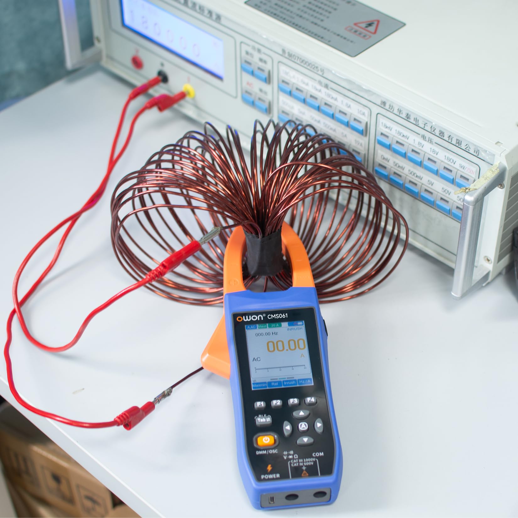 OWON CMS061 600A AC/DC True RMS Zangenamperemeter – Digitales 3-in-1 Multimeter mit Oszilloskop & Datenlogger, Inrush-Strommessung, Bluetooth, Touchscreen, NCV, 2,8" IPS-Farbdisplay