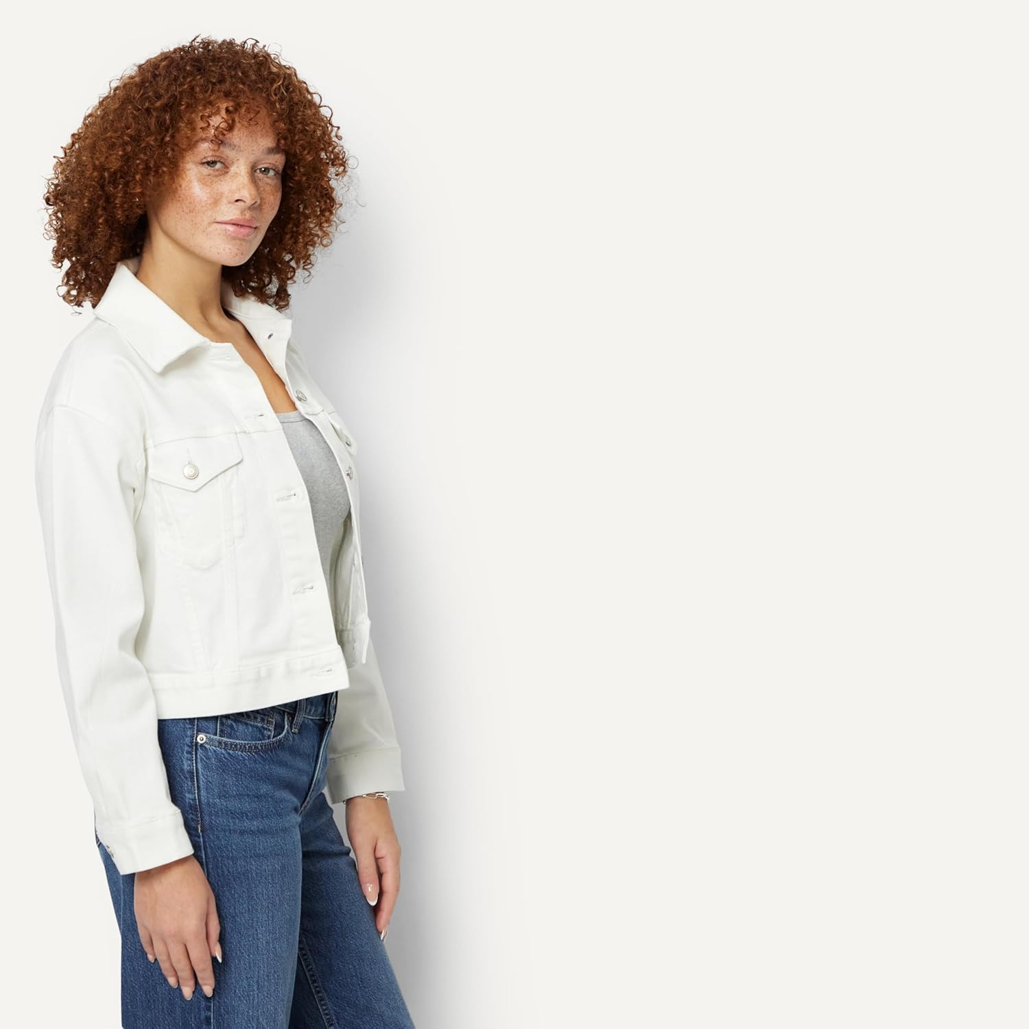Amazon Essentials Women's Low Stretch Relaxed-Fit Cropped Denim Jacket