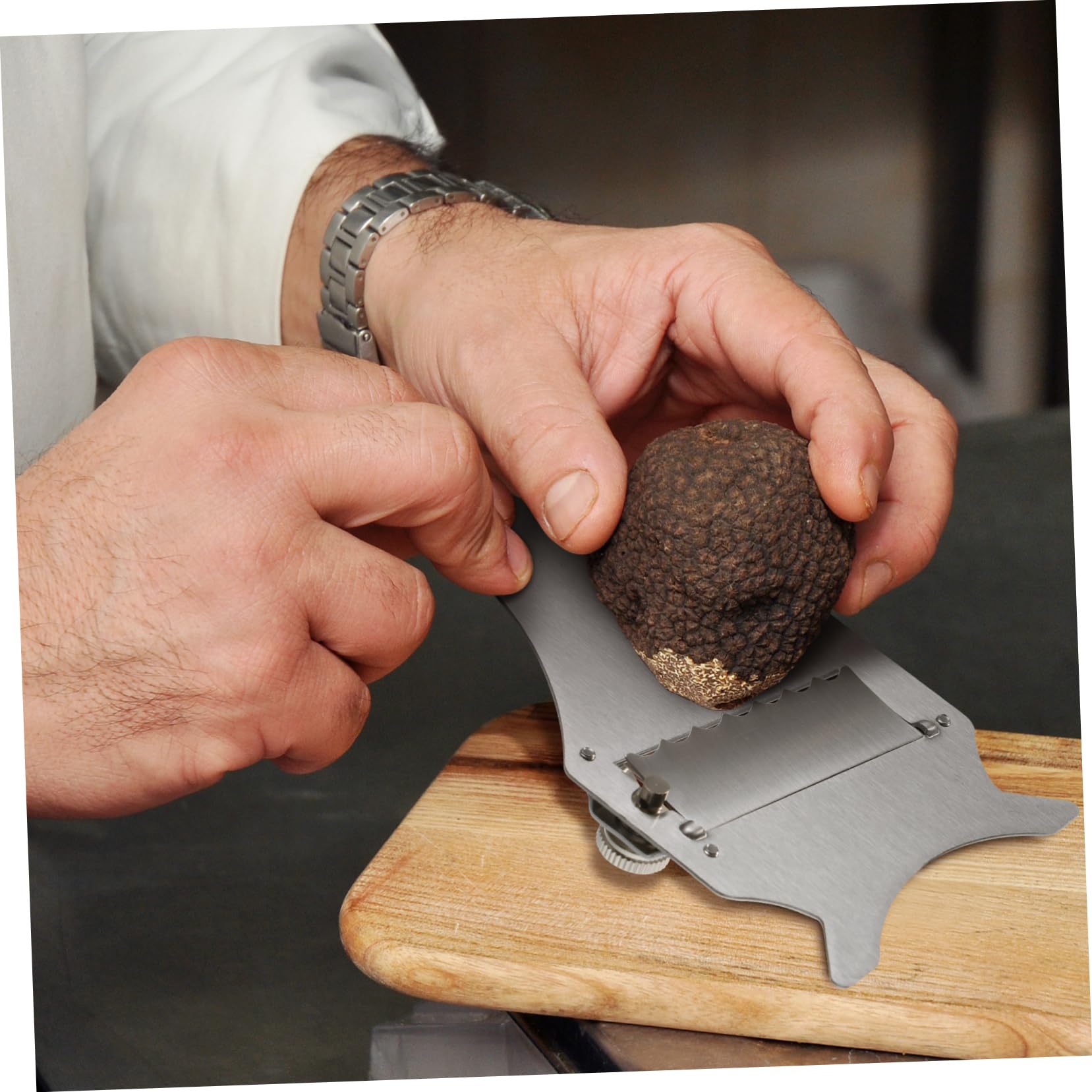 Amosfun Pelapatate in Acciaio Inossidabile Resistente Antiruggine, Pelapatate Manuale Compatto Foro Salvaspazio, Utensile da Cucina per Casalinghe e Chef Professionisti