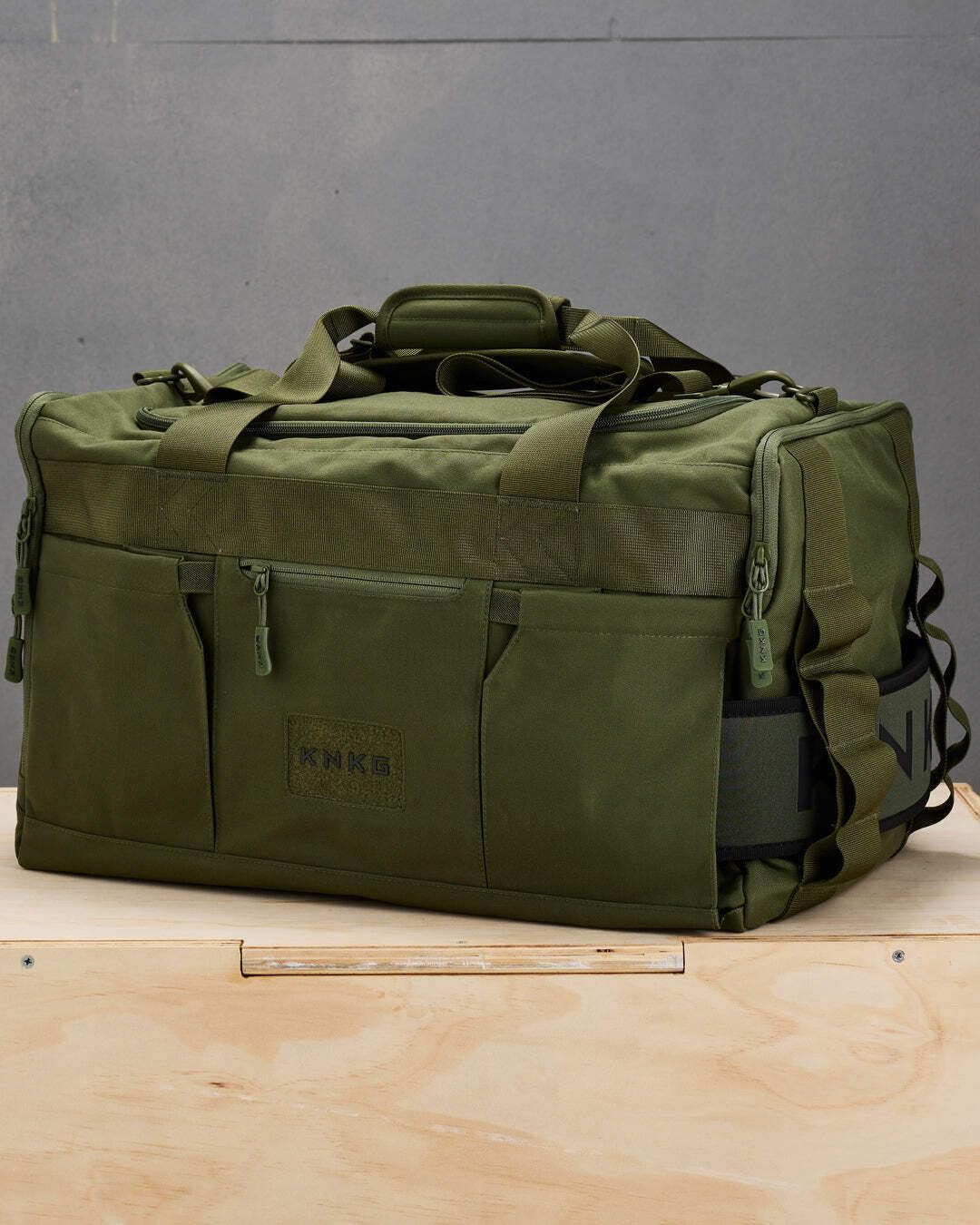 KNKG CORE Duffel Large 51L – Gym Bag with Lifting Belt Storage – Durable 500D Nylon, YKK Zippers – Green