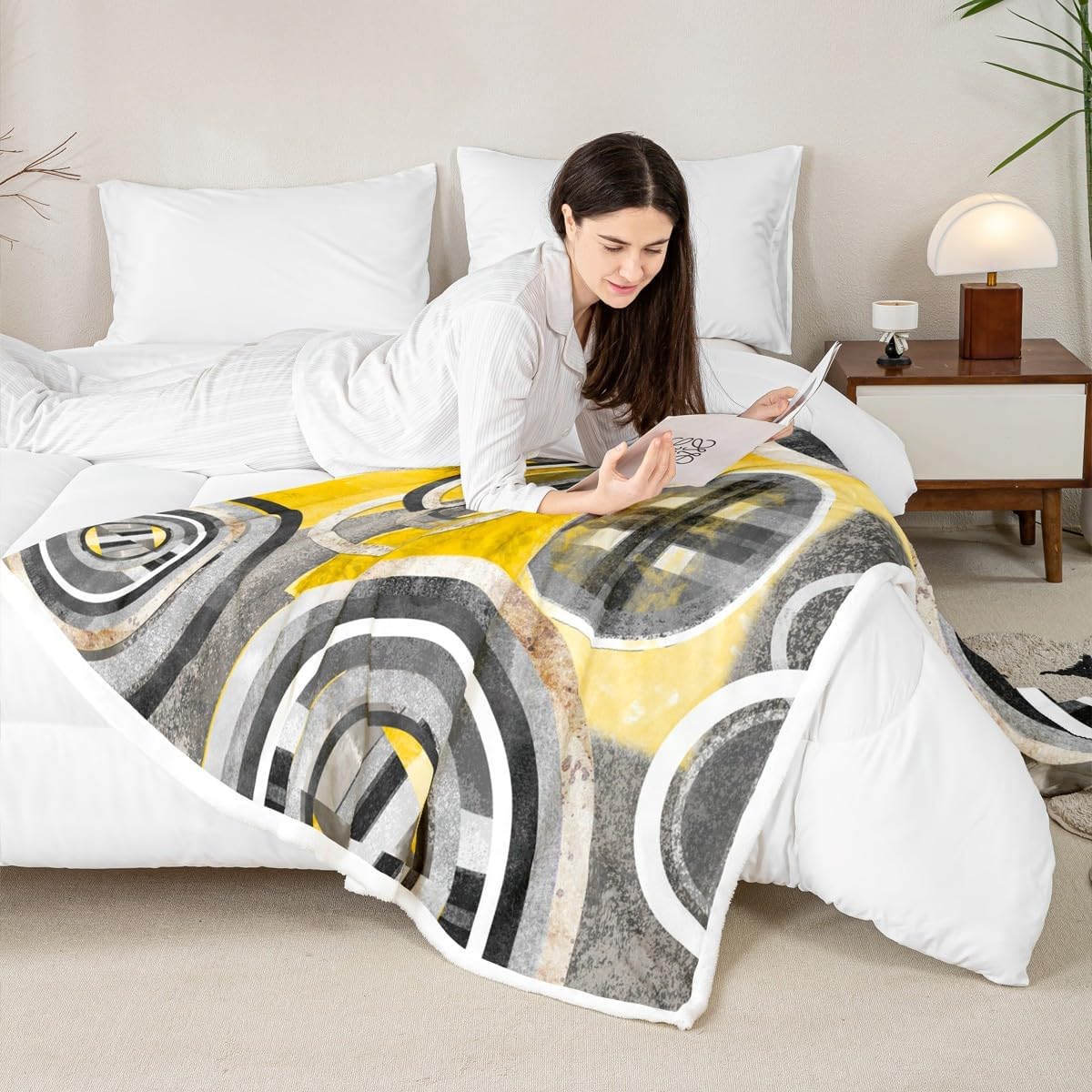 Feelyou Yellow Grey Black Fleece Throw Blanket Modern Blocks Yellow and Gray Plush Blanket Retro Circle Sherpa Geometric Circle Fuzzy Throw 50"x60"
