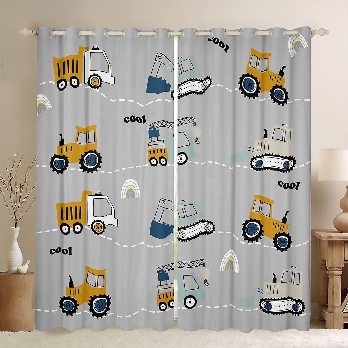 Rideaux occultants motif camions pour illuminer le salon des enfants