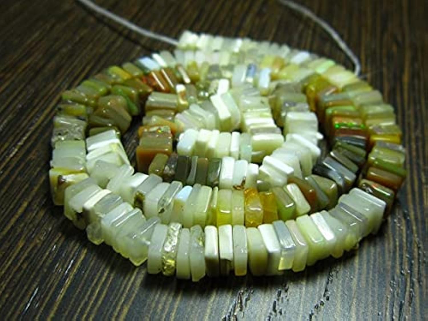 Opale d'Éthiopie de qualité supérieure, perles Heishi 5mm polies pour joaillerie