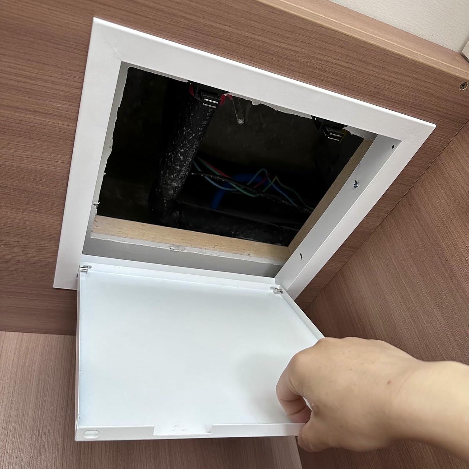 Trampilla pladur discreta para baño y cocina tapa de registro de electricidad