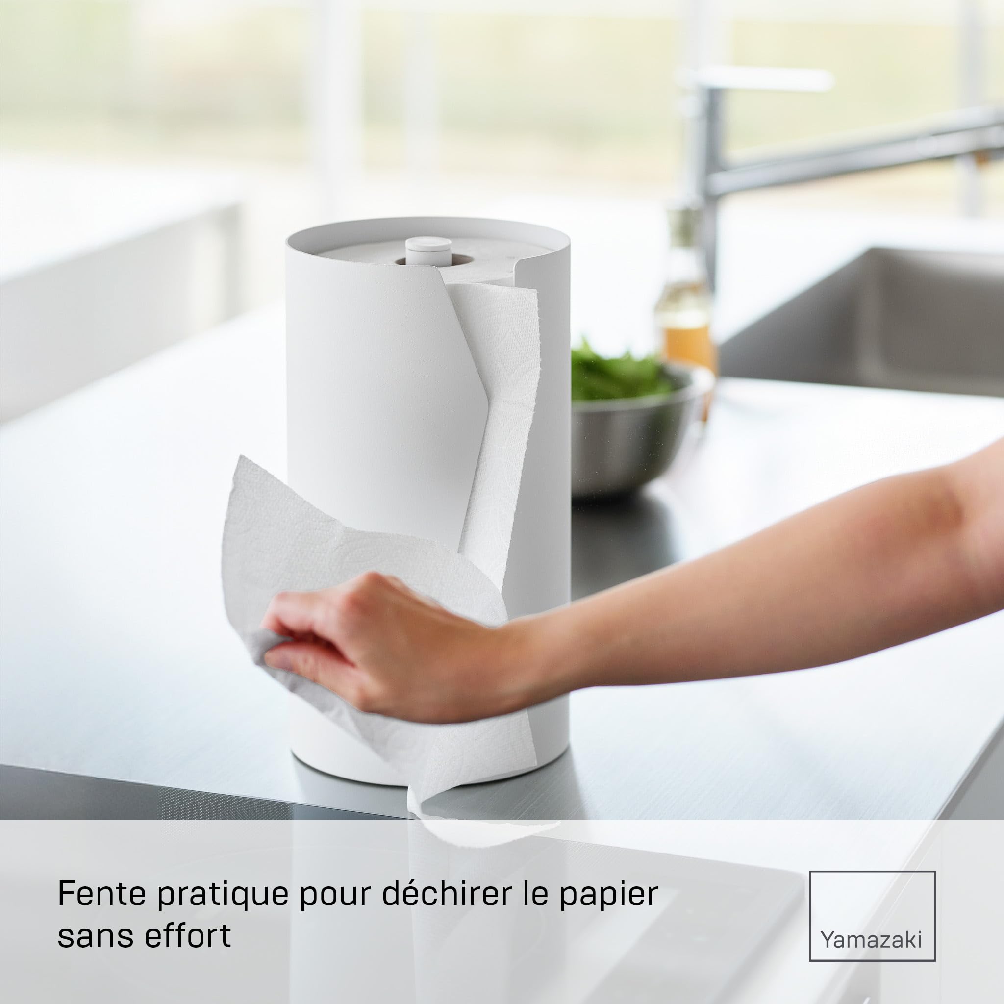 Yamazaki Tower Porte essuie-Tout Rond, en Acier - Distributeur de Papier Cuisine fermé, Design hygiénique, Stable et Compact, Utilisation à Une Main - 16 x 16 x 30,2 cm, Design Japonais, Blanc