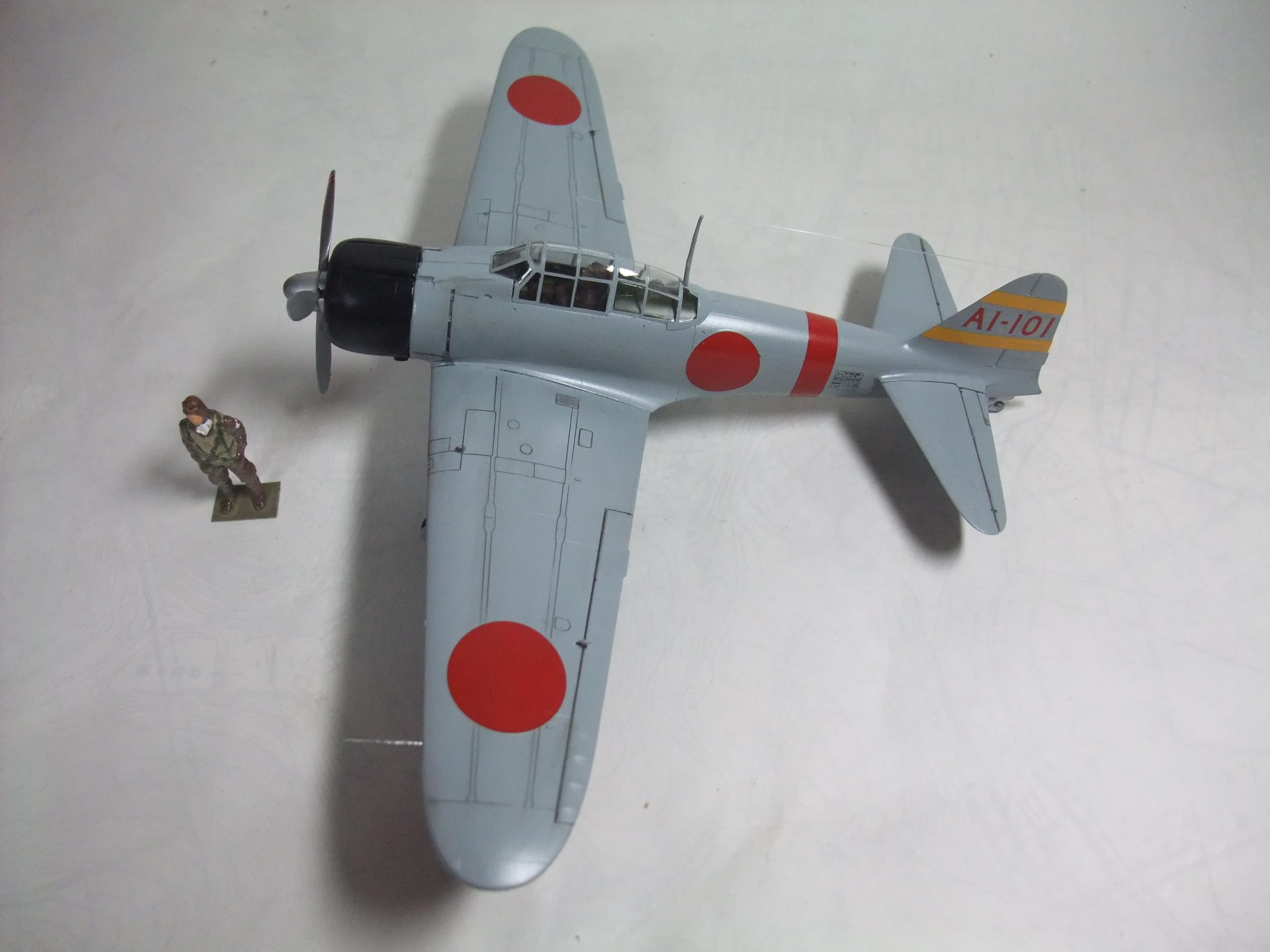 Amazon | 完成品 日本海軍零戦21型艦上戦闘機 空母 赤城 搭載機 縮尺