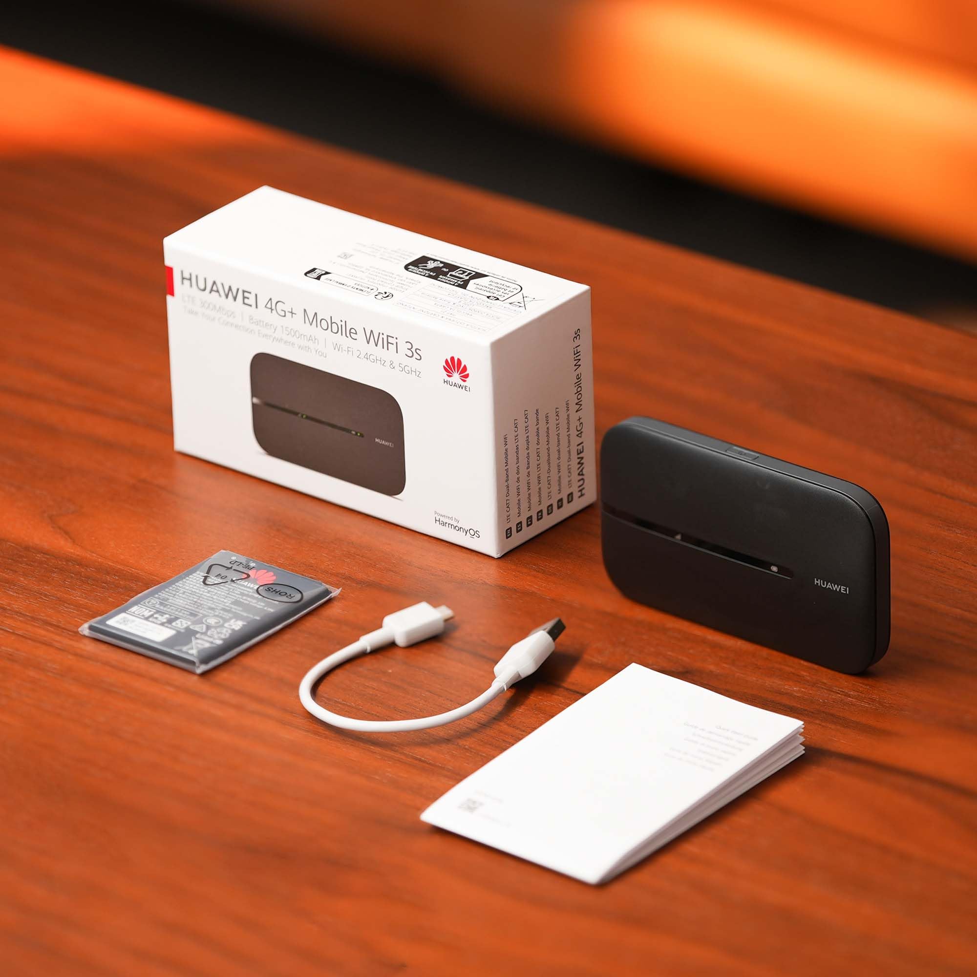 HUAWEI 4G Mobile WiFi 3,E5783, Router, Point d'accès Mobile Portable Cat,7, routeur Mobile avec Carte SIM, téléchargement LTE 300 Mbps Transfert 100 Mbps, Compatible avec Toutes Les Cartes SIM
