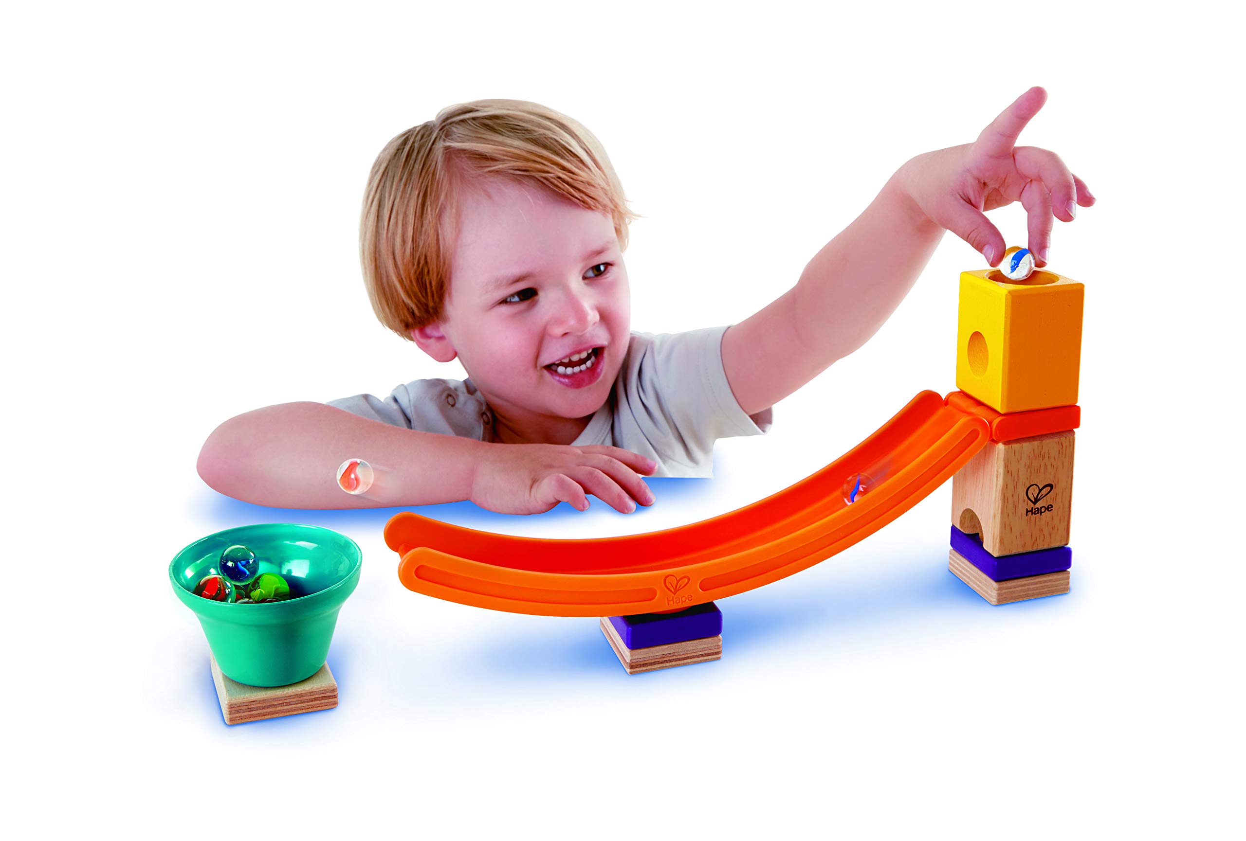 Hape E6021 Starter Set Quadrilla, Kugelbahn mit 27 Bauteilen aus Holz und 30 Murmeln, ab 4 Jahren & Hape E6023 - Mega Skatepark, Zubehör für Quadrilla Kugelbahnen, Murmel-Sprungchance