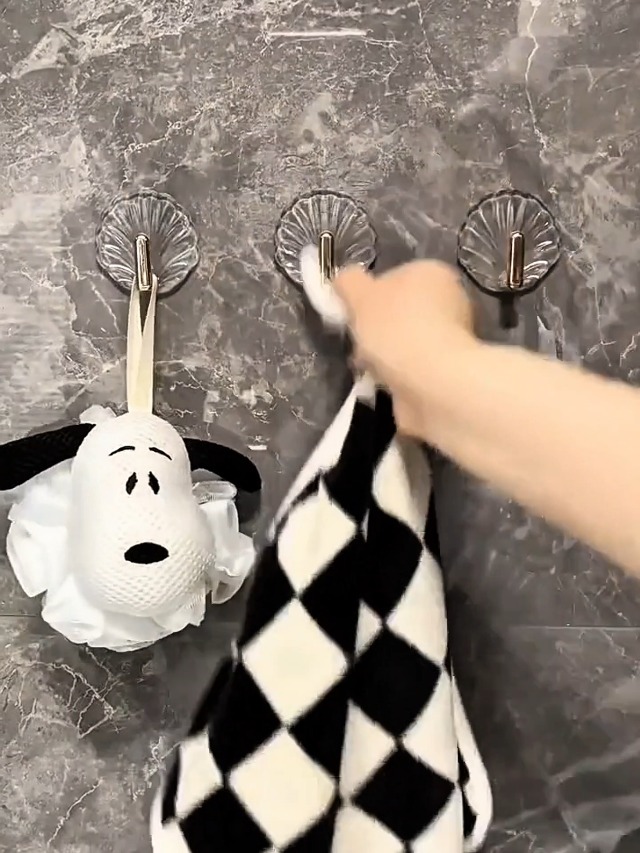Crochets Muraux Adhésifs Géométriques - Lot De 8 (4 Blancs + 4 Noirs) - Installation Sans Perçage Pour Cuisine, Salle De Bain - 4