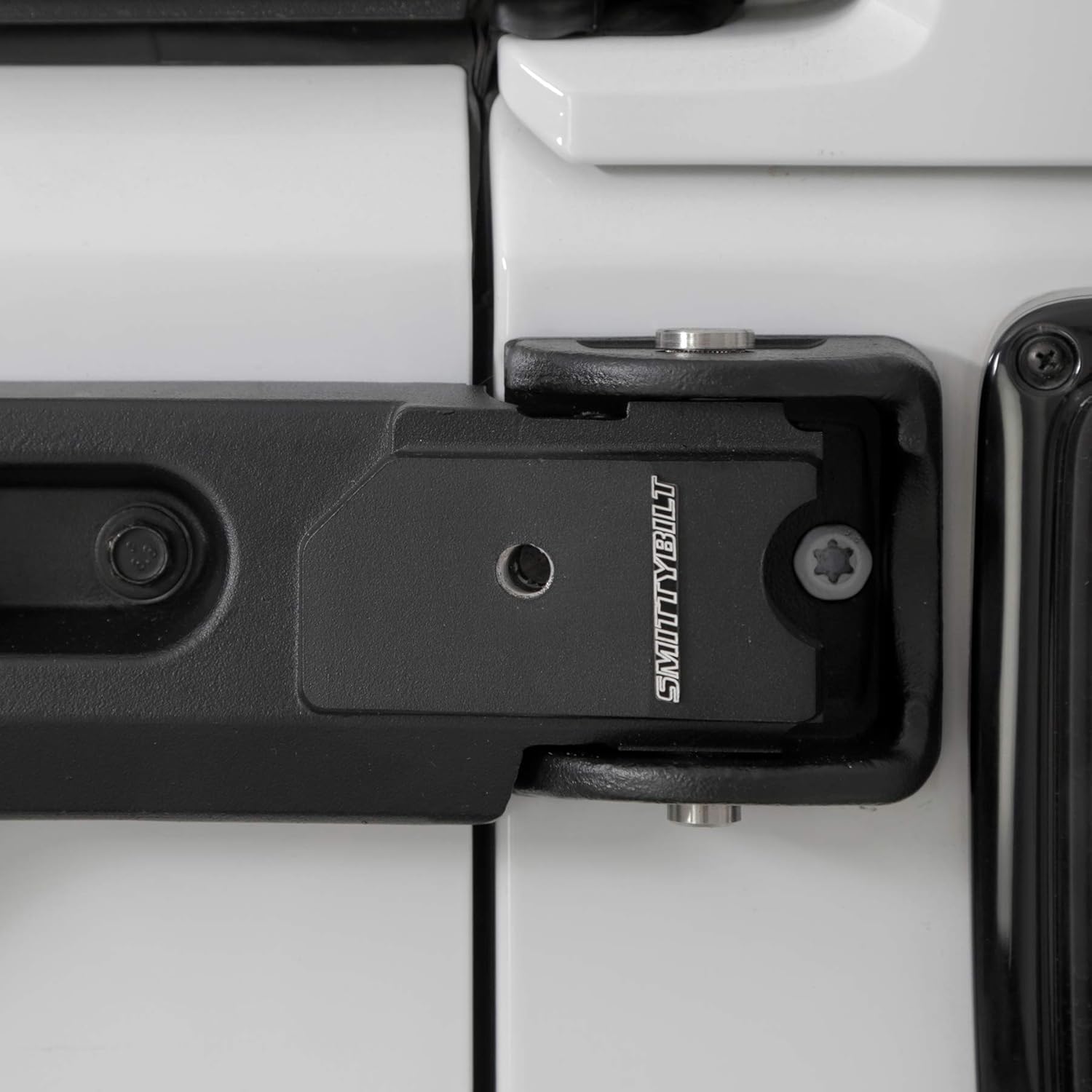 Smittybilt HD Pivot Tire Carrier – 07-18 Jeep Wrangler JK/JKU- SB2843