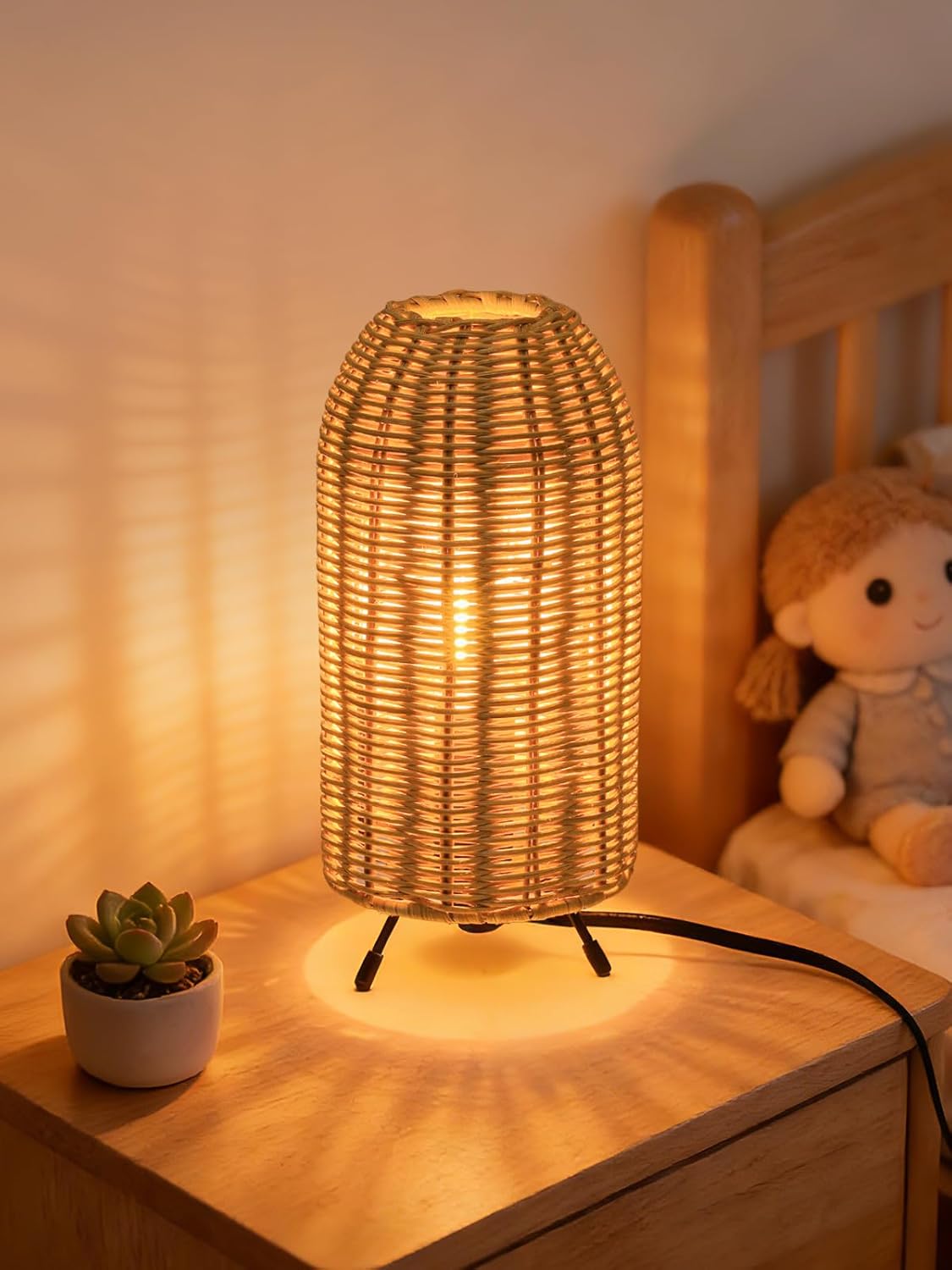Kids Rattan Table Lamp, Boho Desk Lamp, Rocket Shape Handmade Small Bedside Lamp with 2200K 2W LED Bulb Included for Children's Bedroom, Nightstand, Living Room Decor (8.8”Tall)
