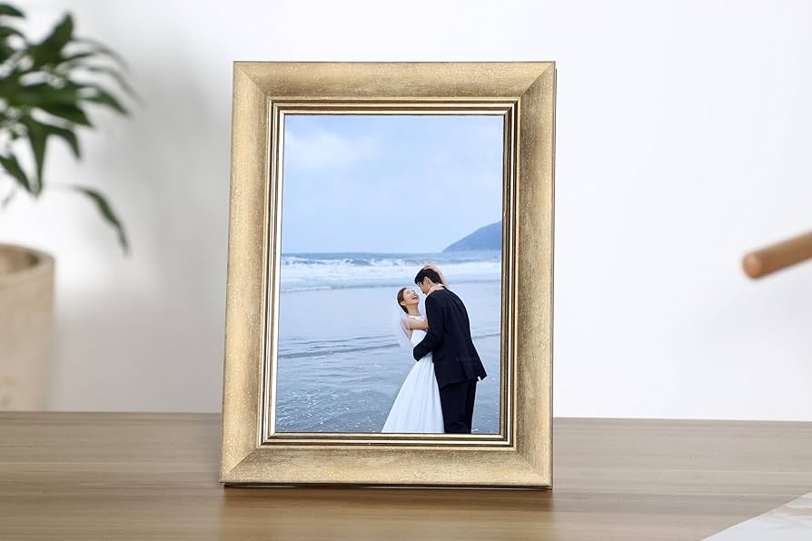 LAURA ASHLEY 大きめゴールドフォトフレーム 写真たて2個セット LAURA ASHLEY 大きめゴールドフォトフレーム 写真たて2個セット